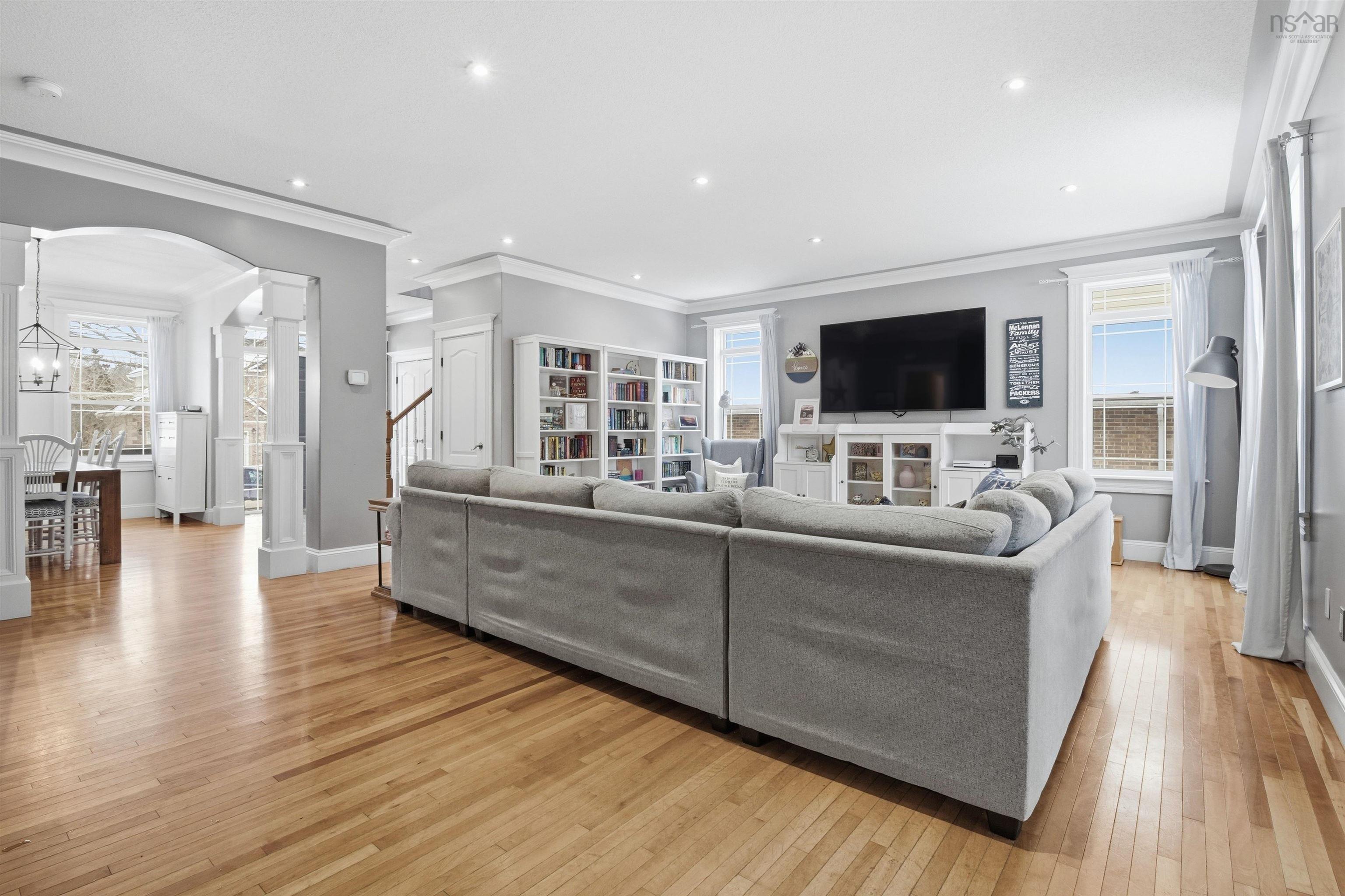 $849,900.00: 378 Portland Hills Drive, Dartmouth