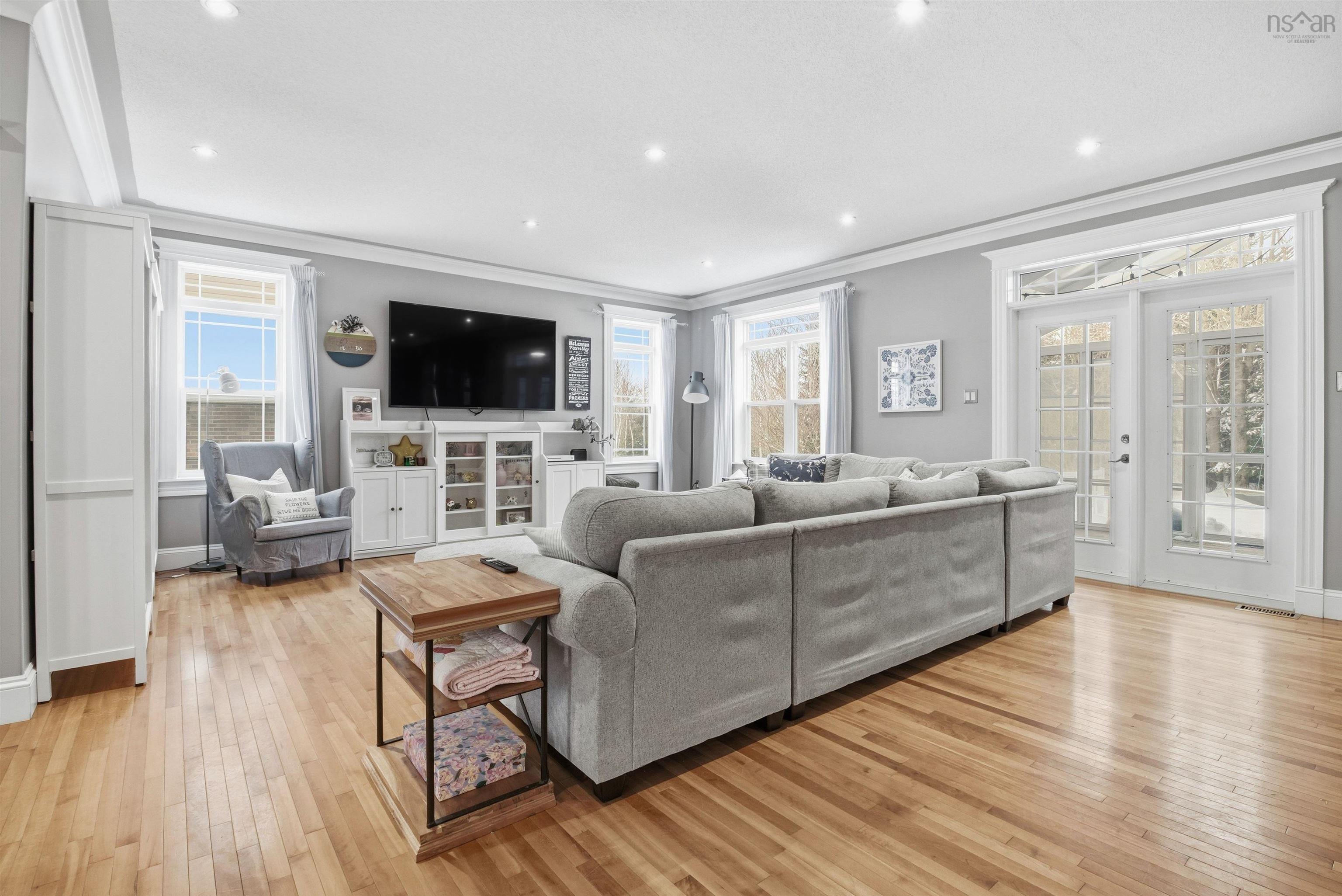 $849,900.00: 378 Portland Hills Drive, Dartmouth