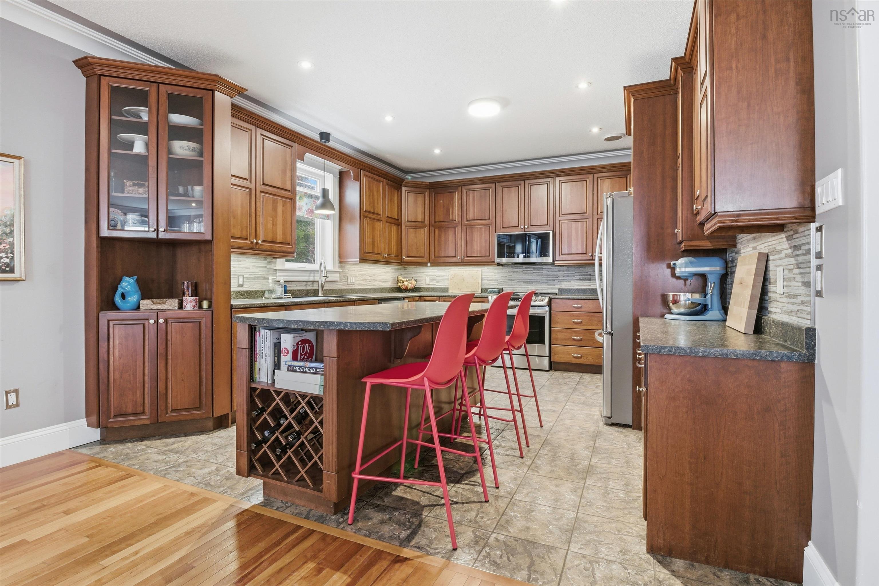 $849,900.00: 378 Portland Hills Drive, Dartmouth