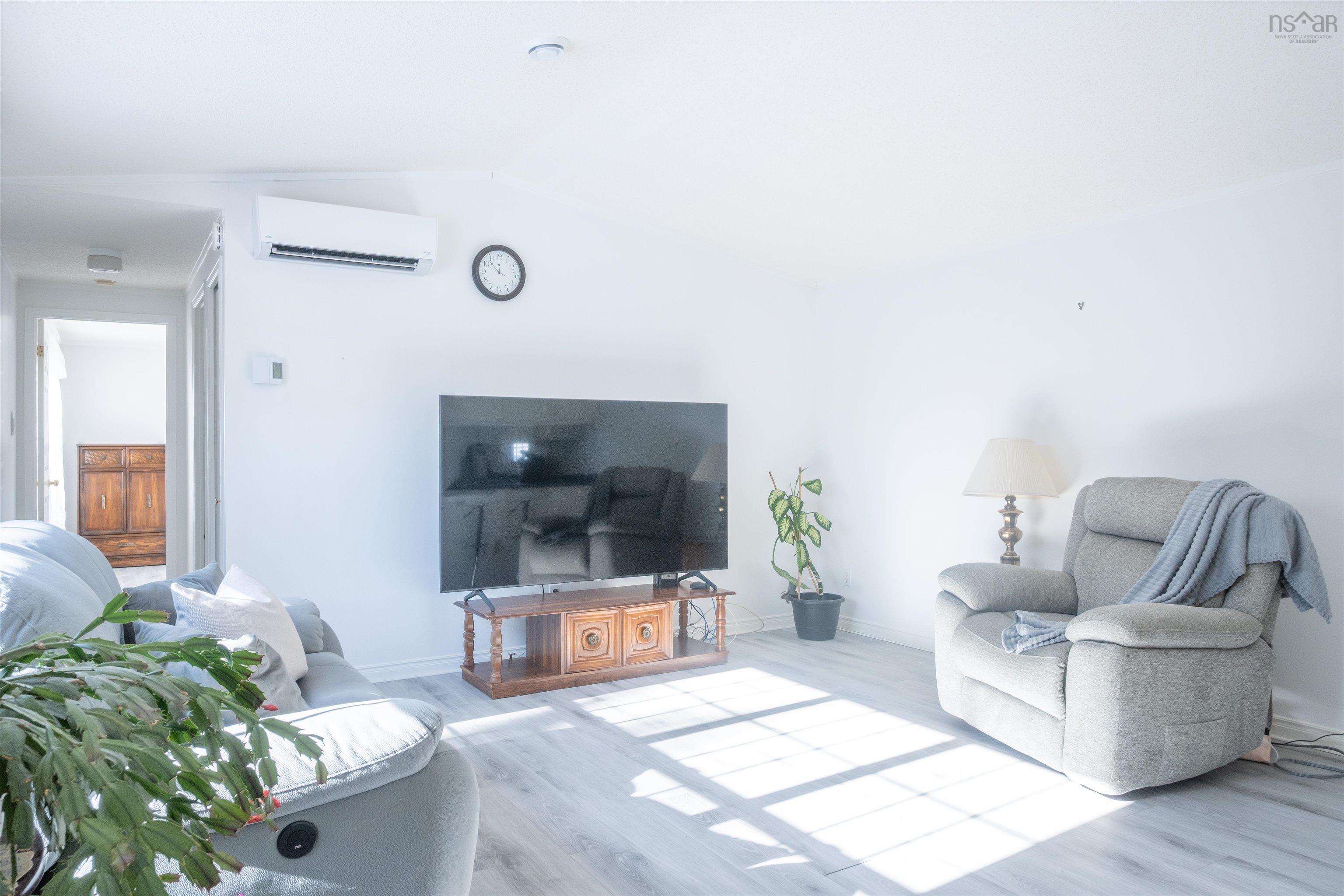 $184,900.00: 20 Cook Drive, East River