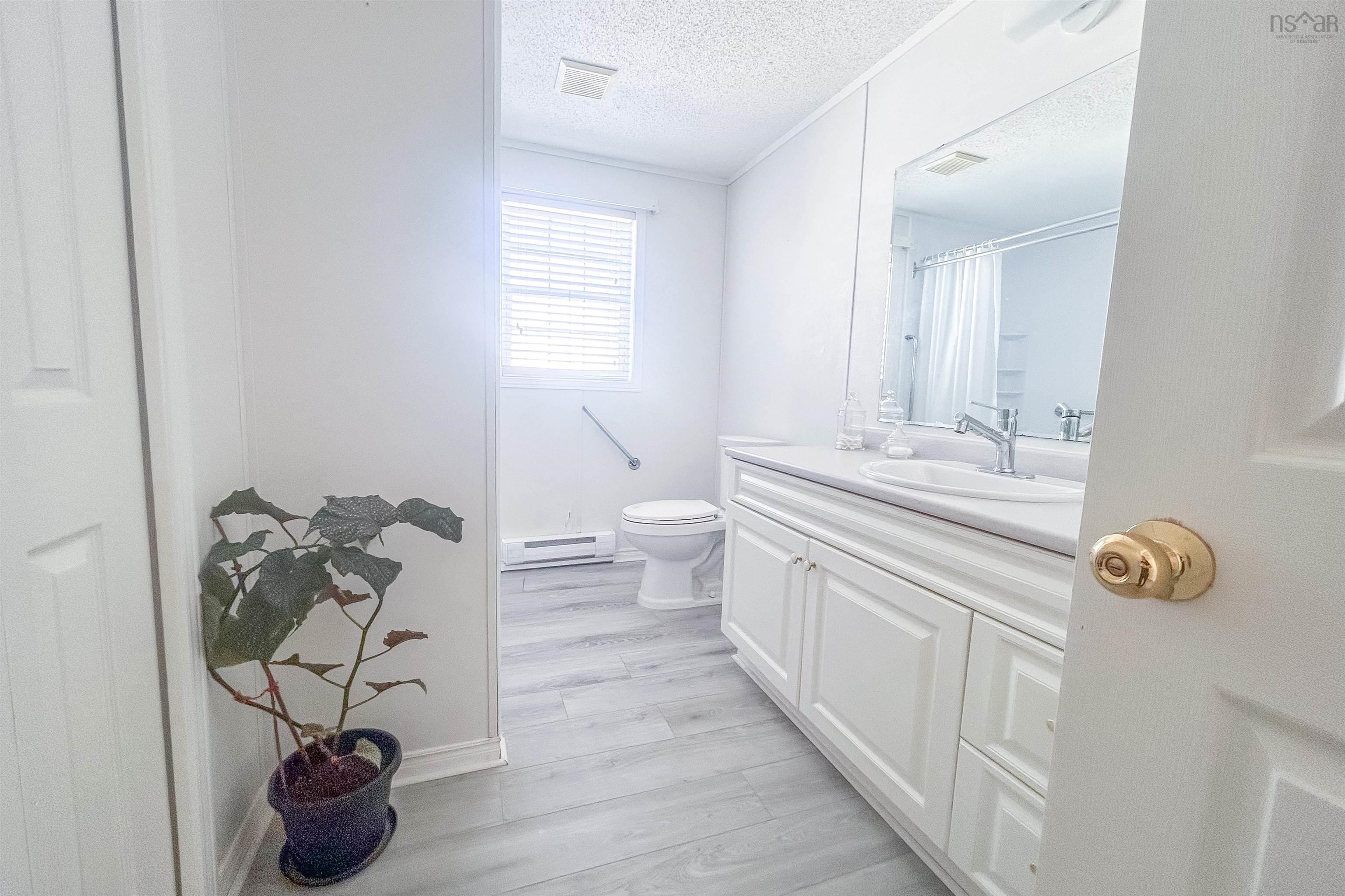 $184,900.00: 20 Cook Drive, East River