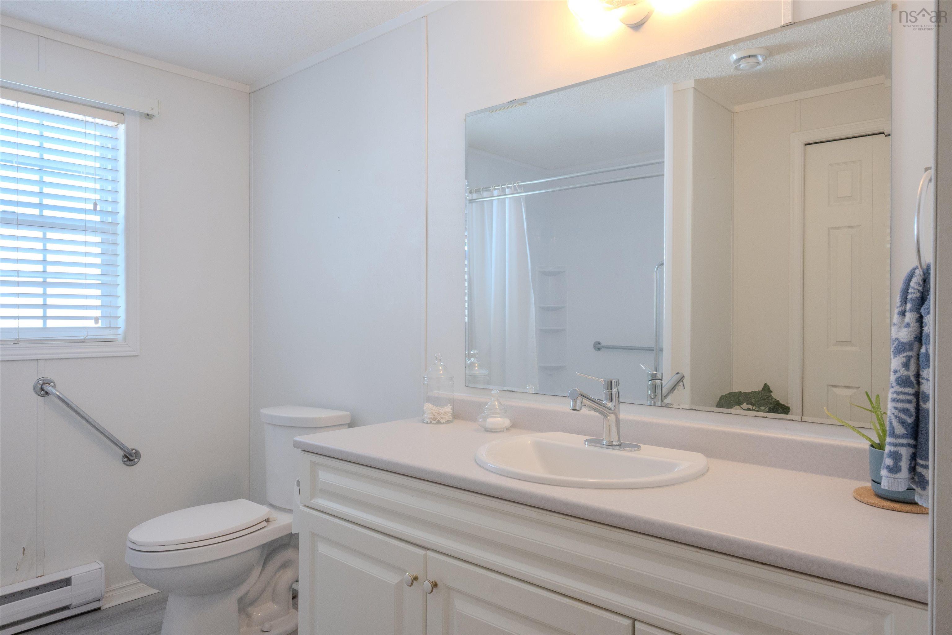 $184,900.00: 20 Cook Drive, East River