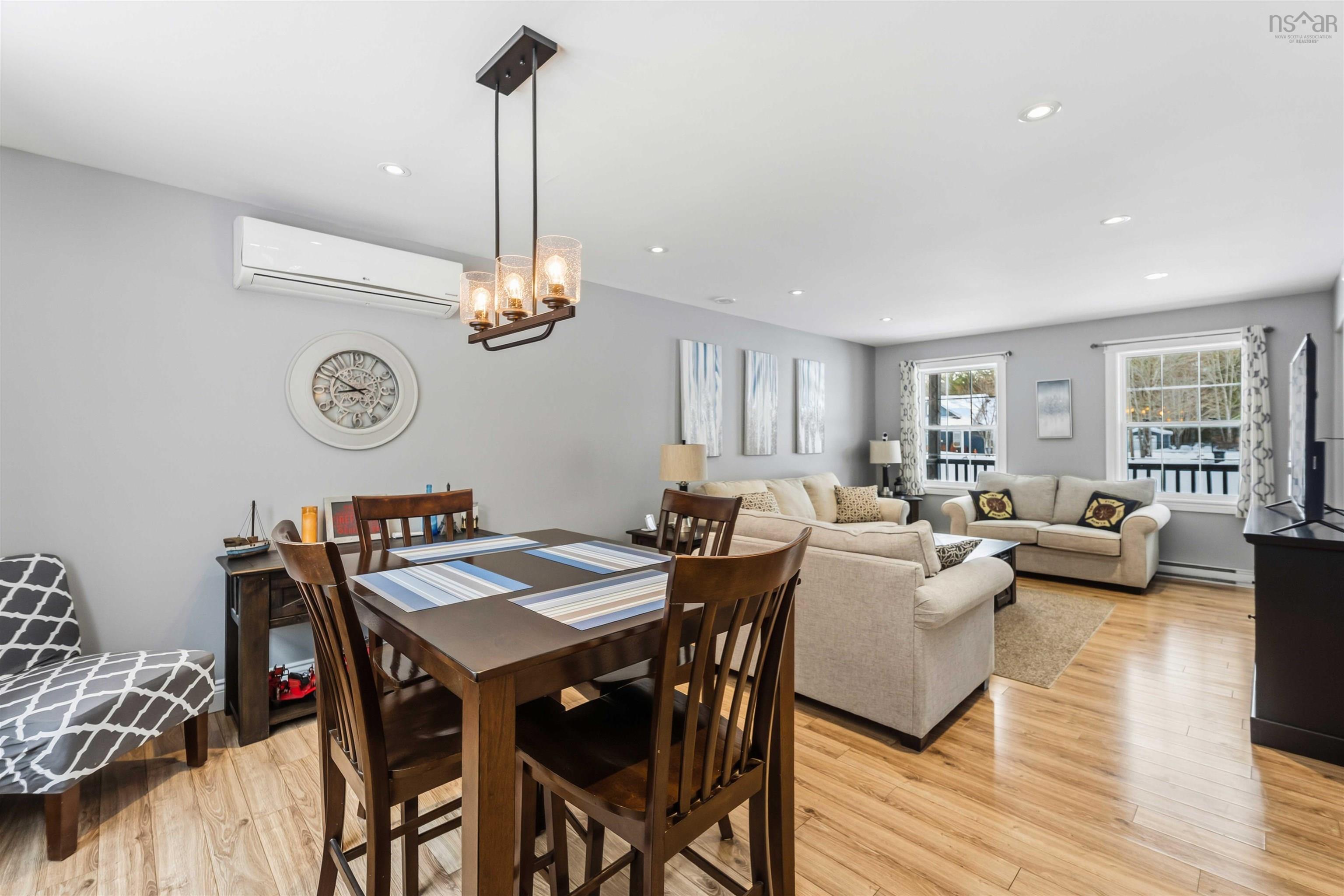 $564,900.00: 164 Belle Drive, Meadowvale