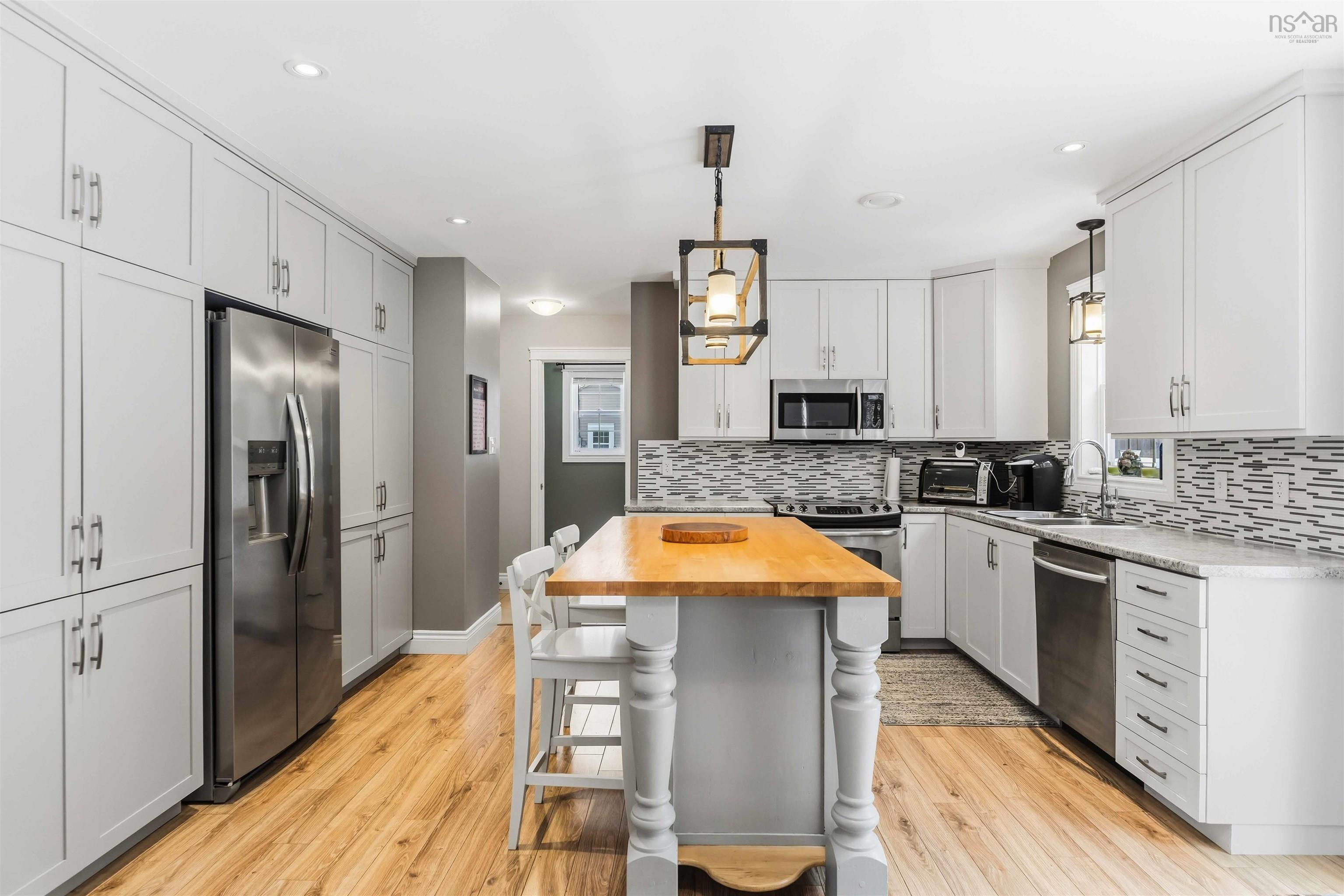 $564,900.00: 164 Belle Drive, Meadowvale