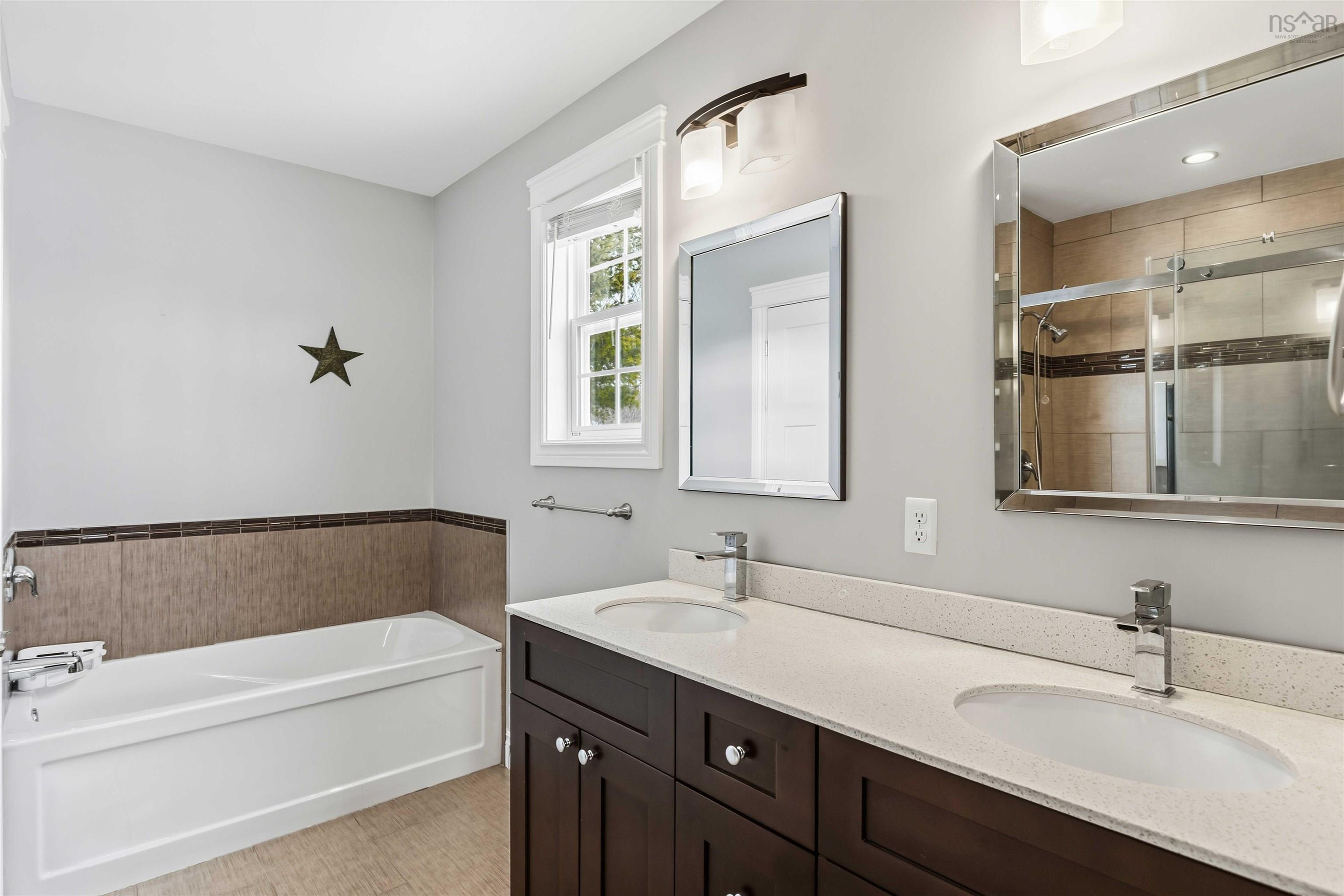 $564,900.00: 164 Belle Drive, Meadowvale