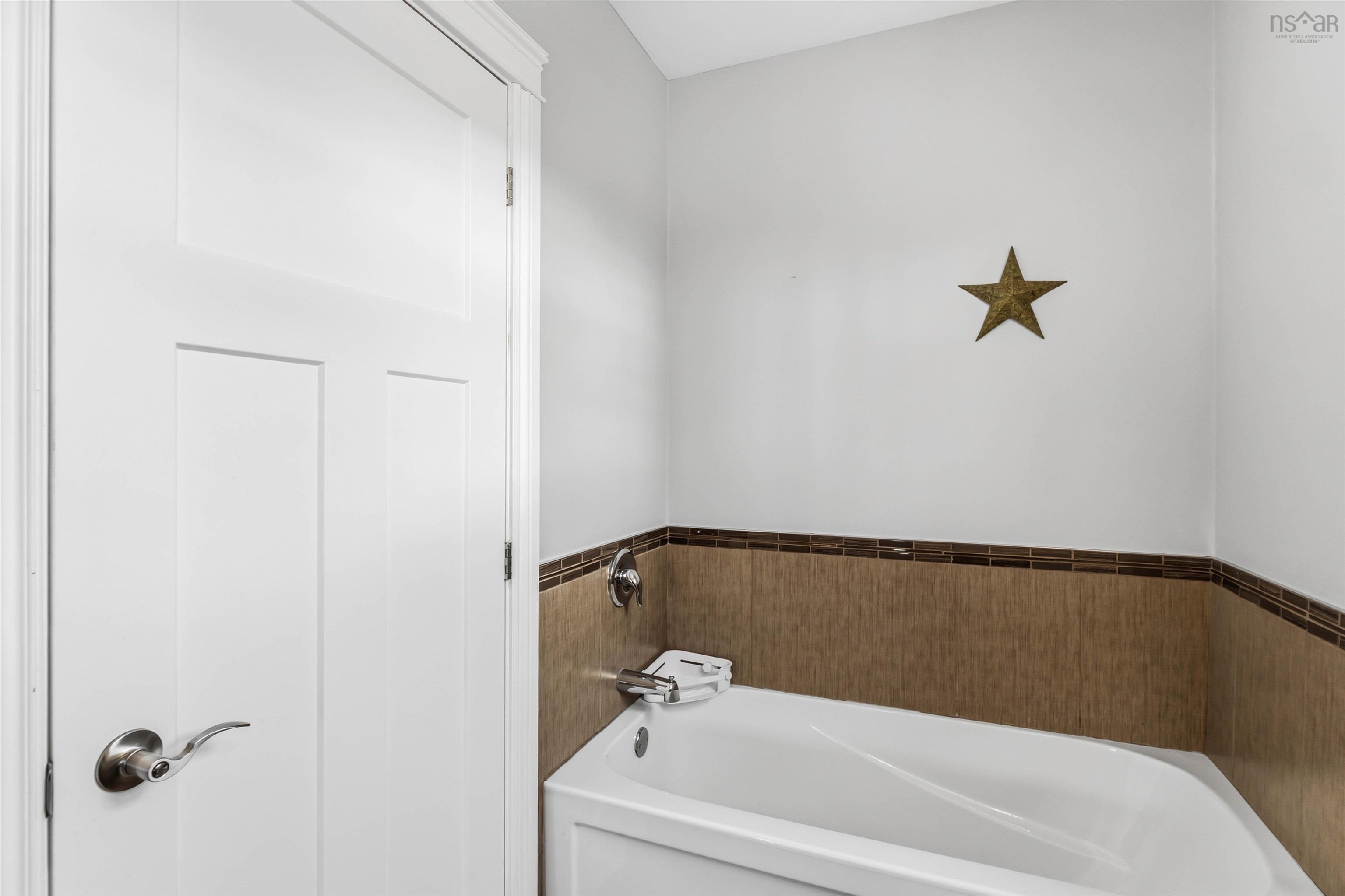 $564,900.00: 164 Belle Drive, Meadowvale