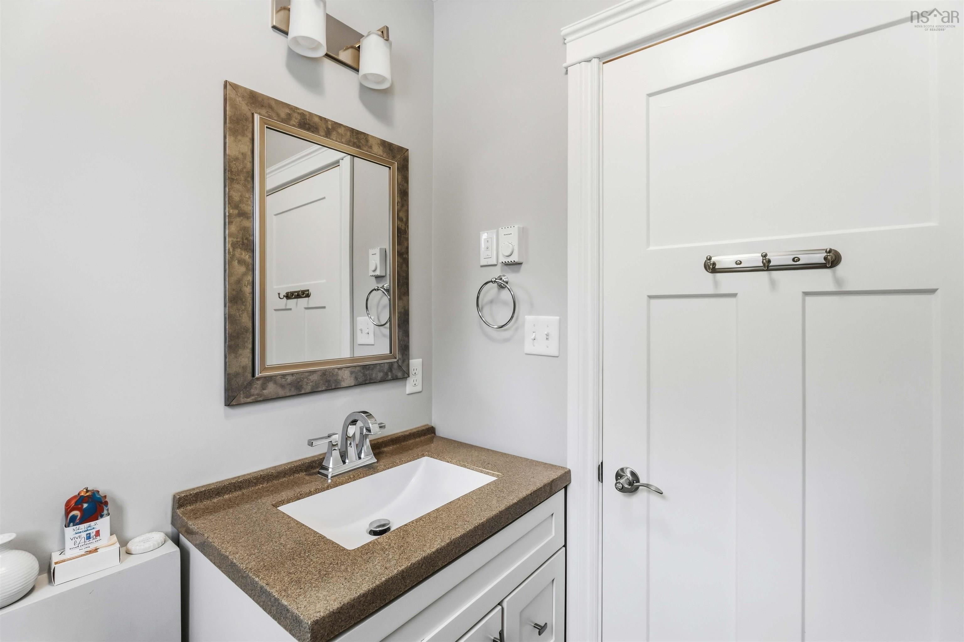 $564,900.00: 164 Belle Drive, Meadowvale