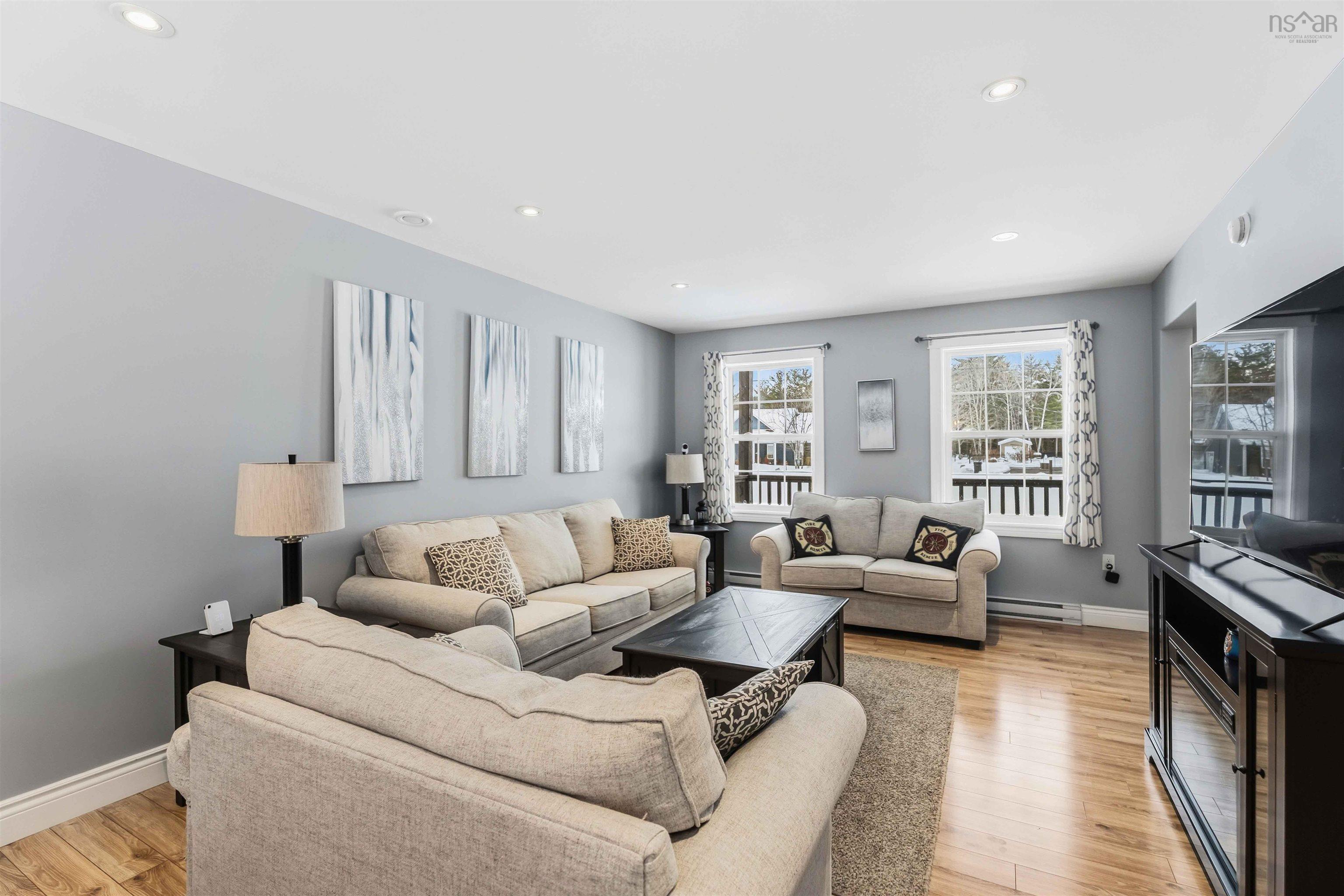 $564,900.00: 164 Belle Drive, Meadowvale