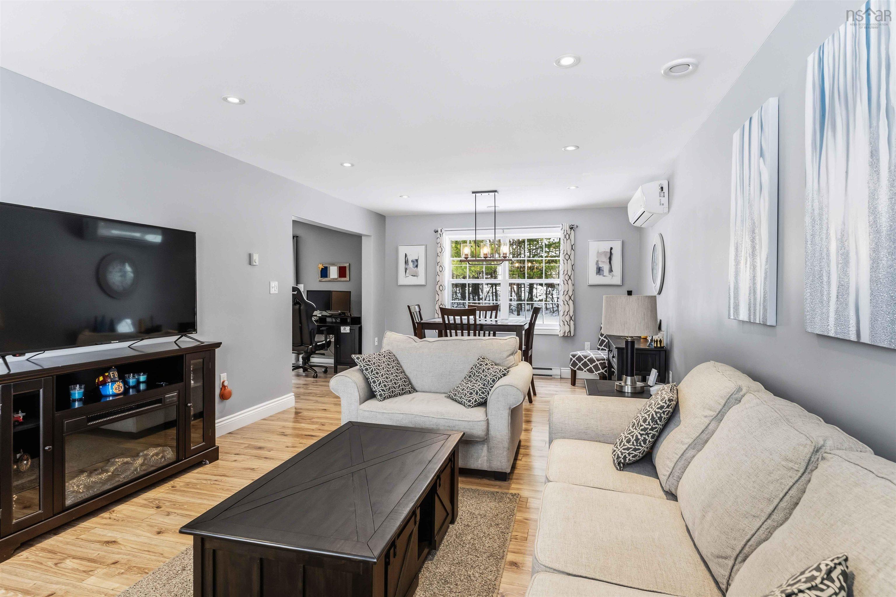 $564,900.00: 164 Belle Drive, Meadowvale