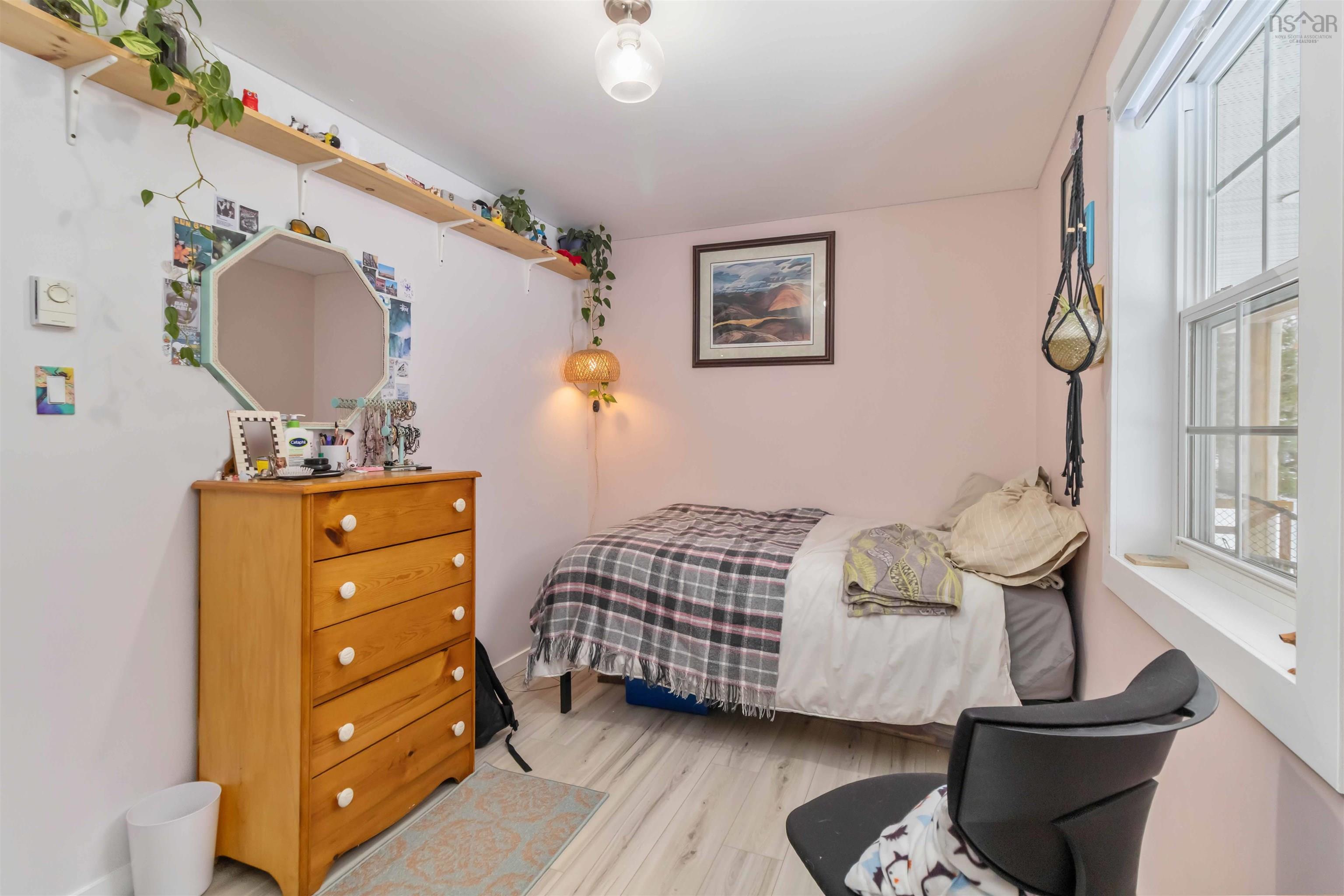 $665,000.00: 36 Kelly Drive, Fox Point