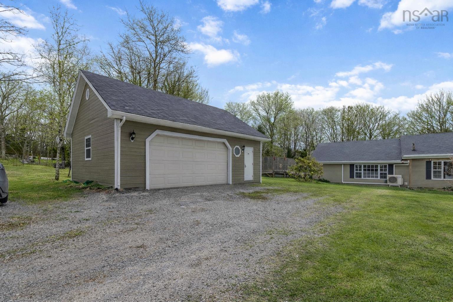 $649,900.00: 36 Kelly Drive, Fox Point