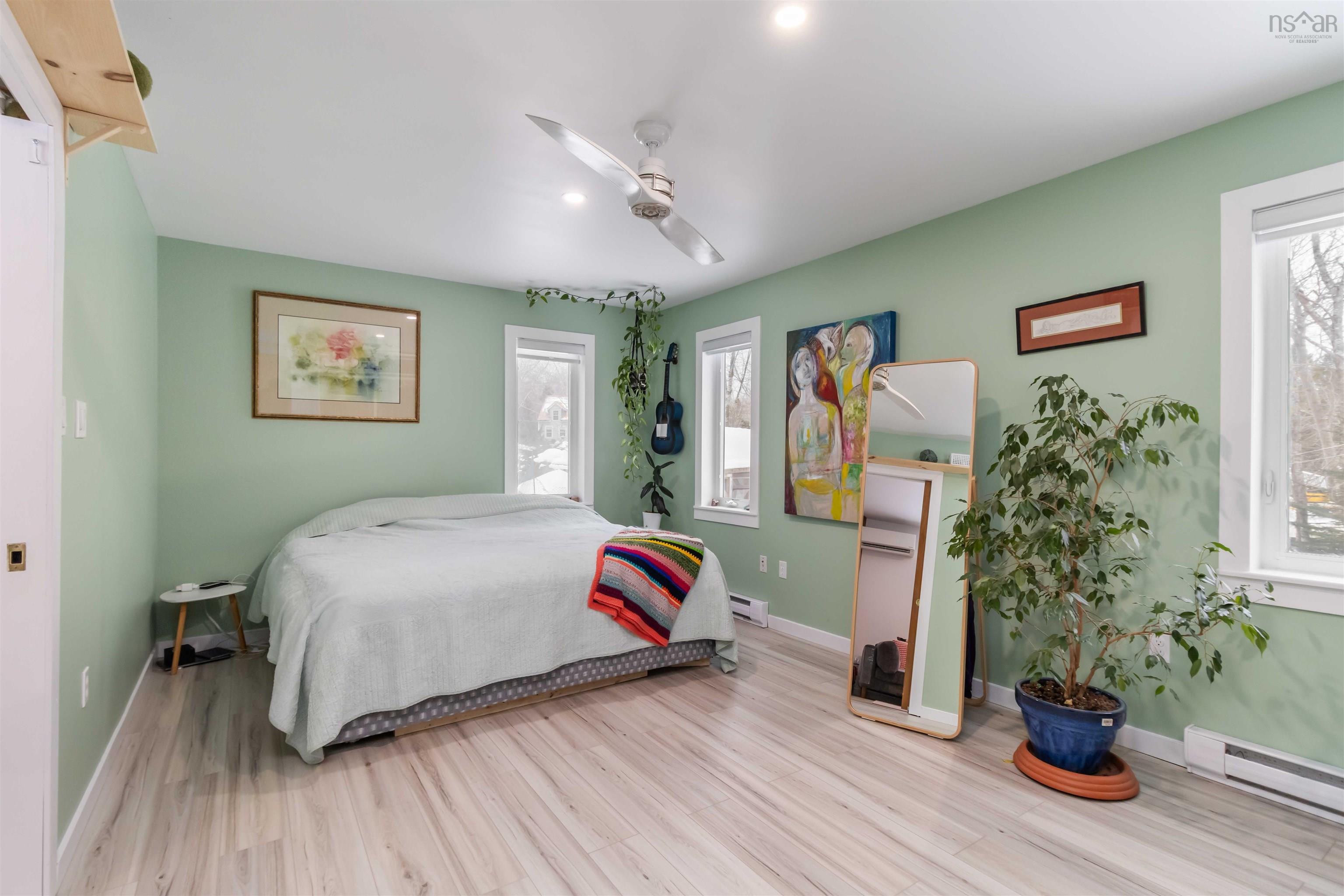 $665,000.00: 36 Kelly Drive, Fox Point