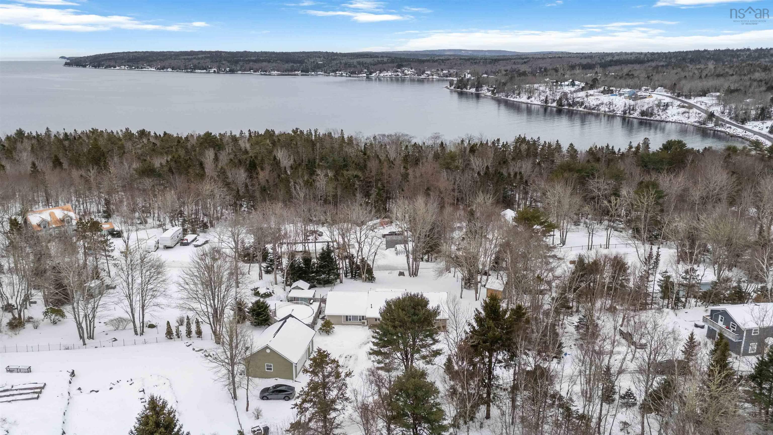 $665,000.00: 36 Kelly Drive, Fox Point