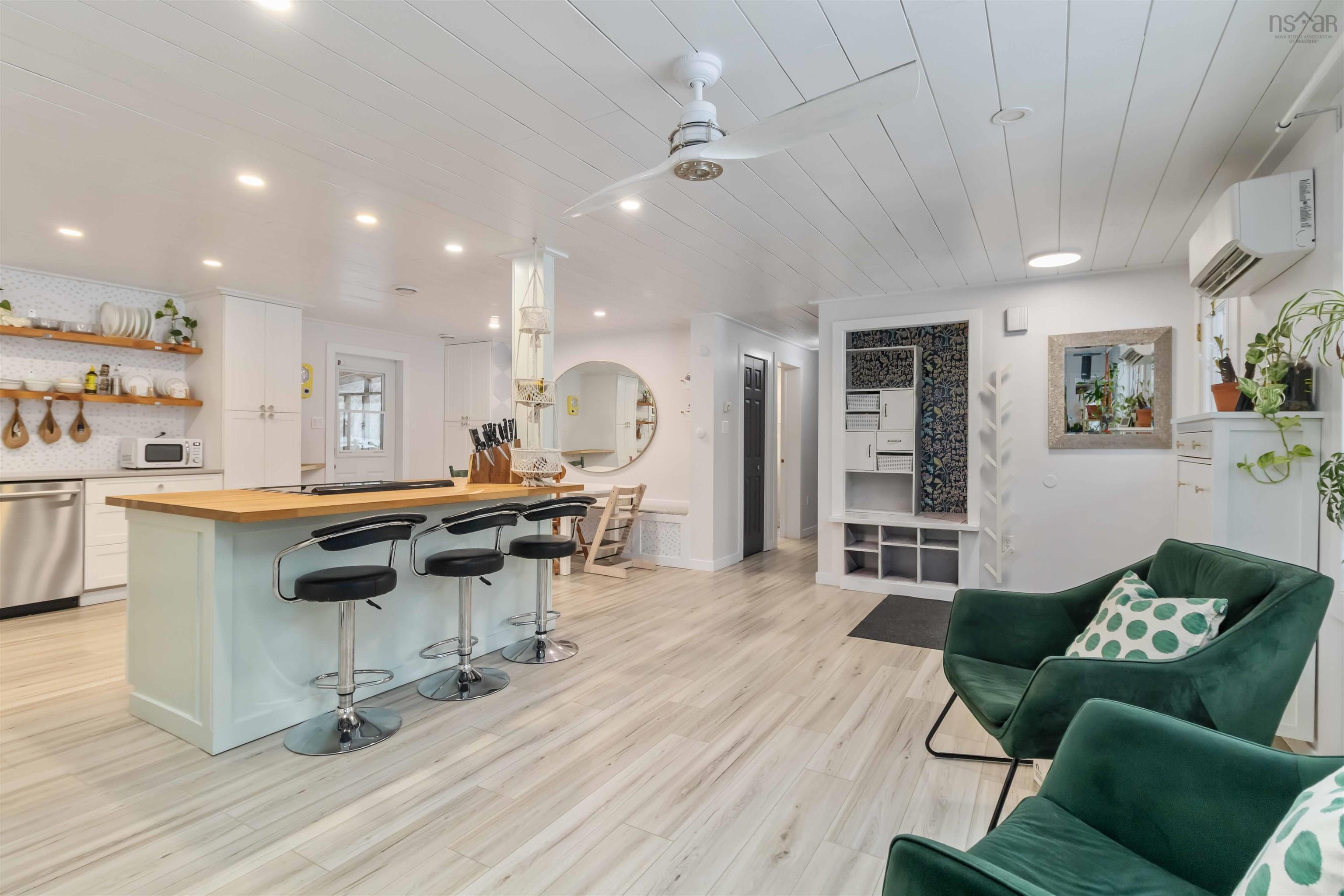 $665,000.00: 36 Kelly Drive, Fox Point