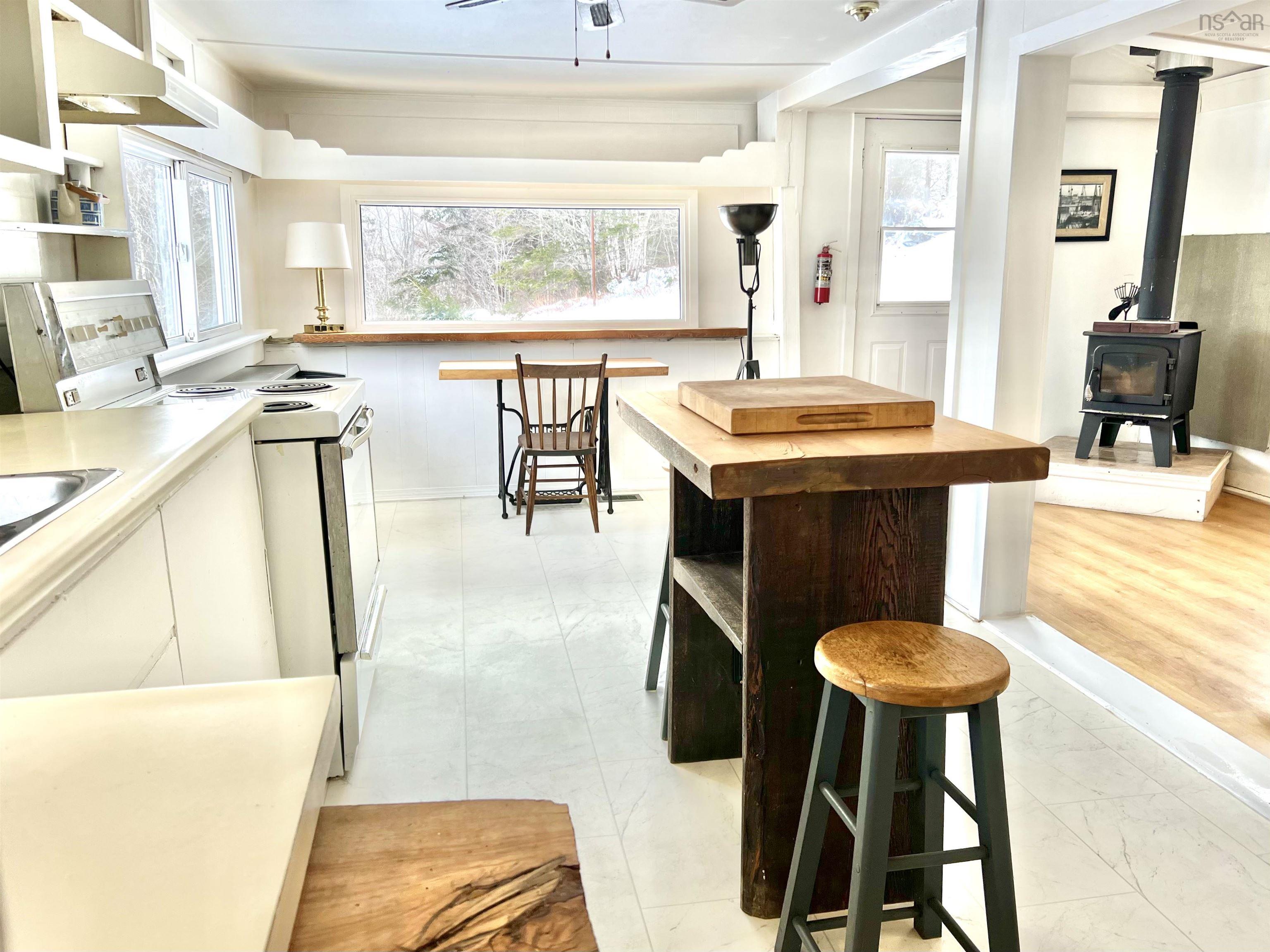 $135,000.00: 876 Shore Road, Moose Harbour