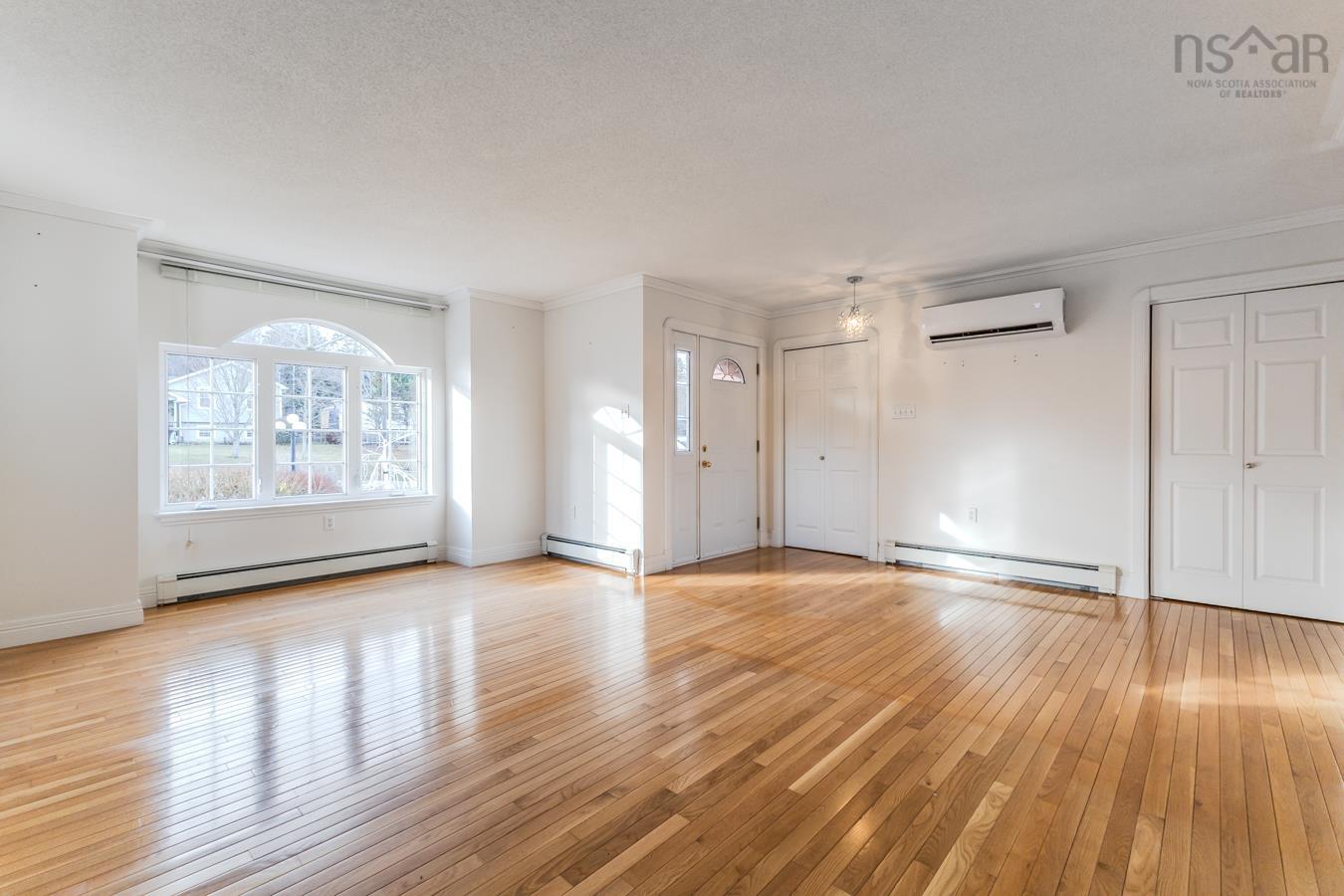 $529,900.00: 157 Parkwood South, Truro Heights