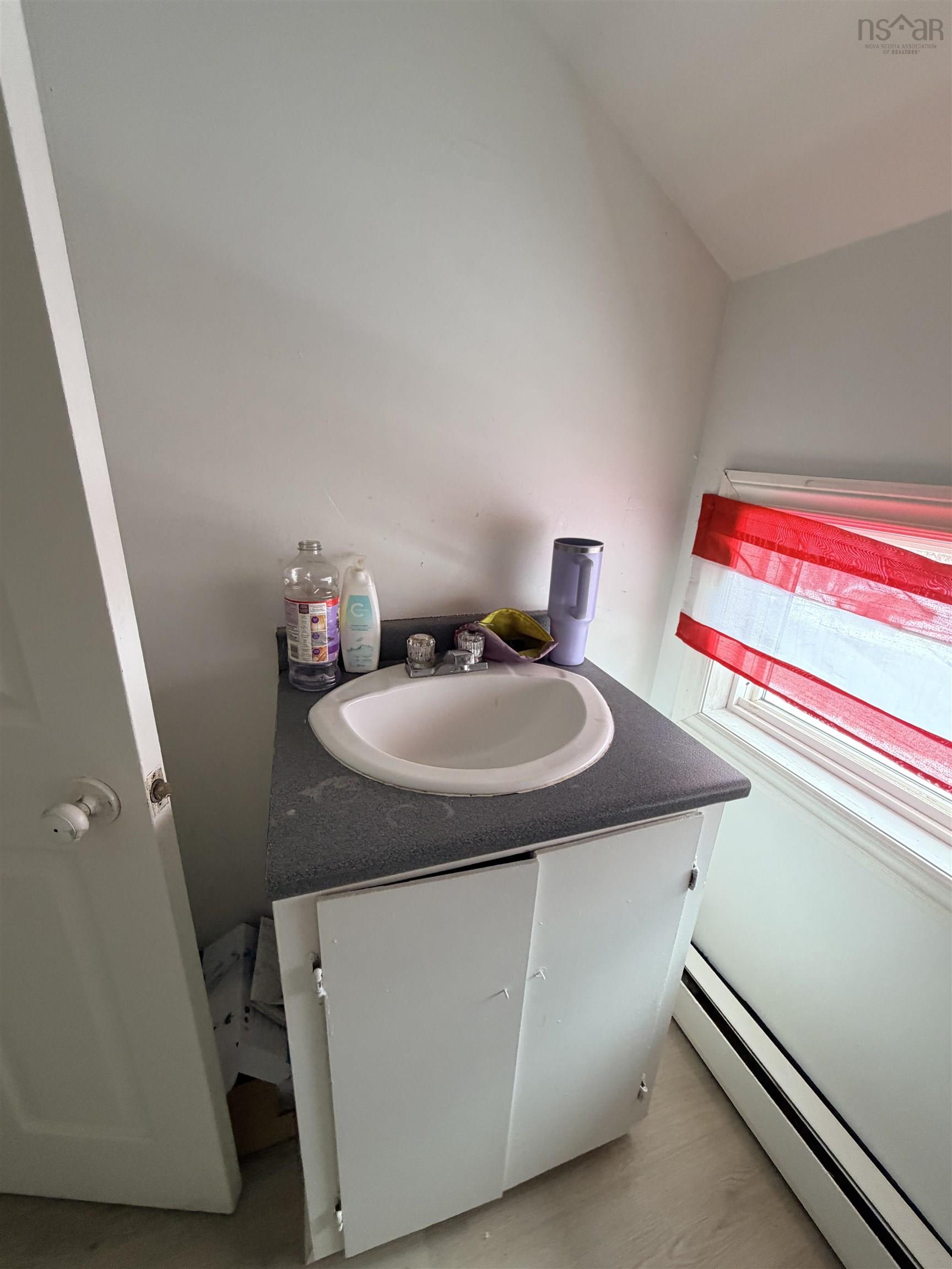 $250,000.00: 3522/3524 Warren Avenue, New Waterford