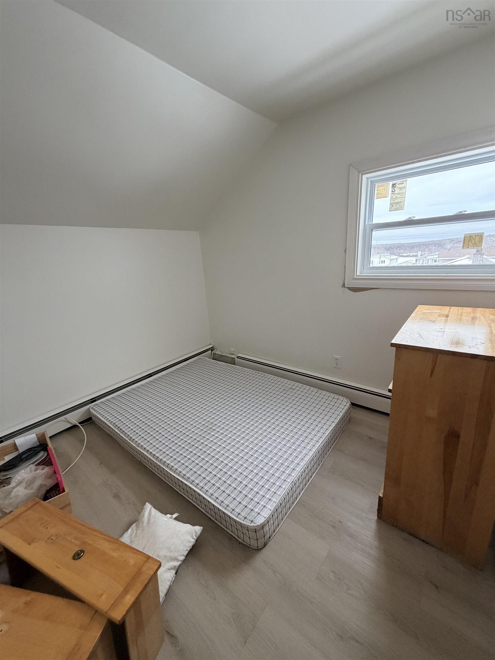 $250,000.00: 3522/3524 Warren Avenue, New Waterford