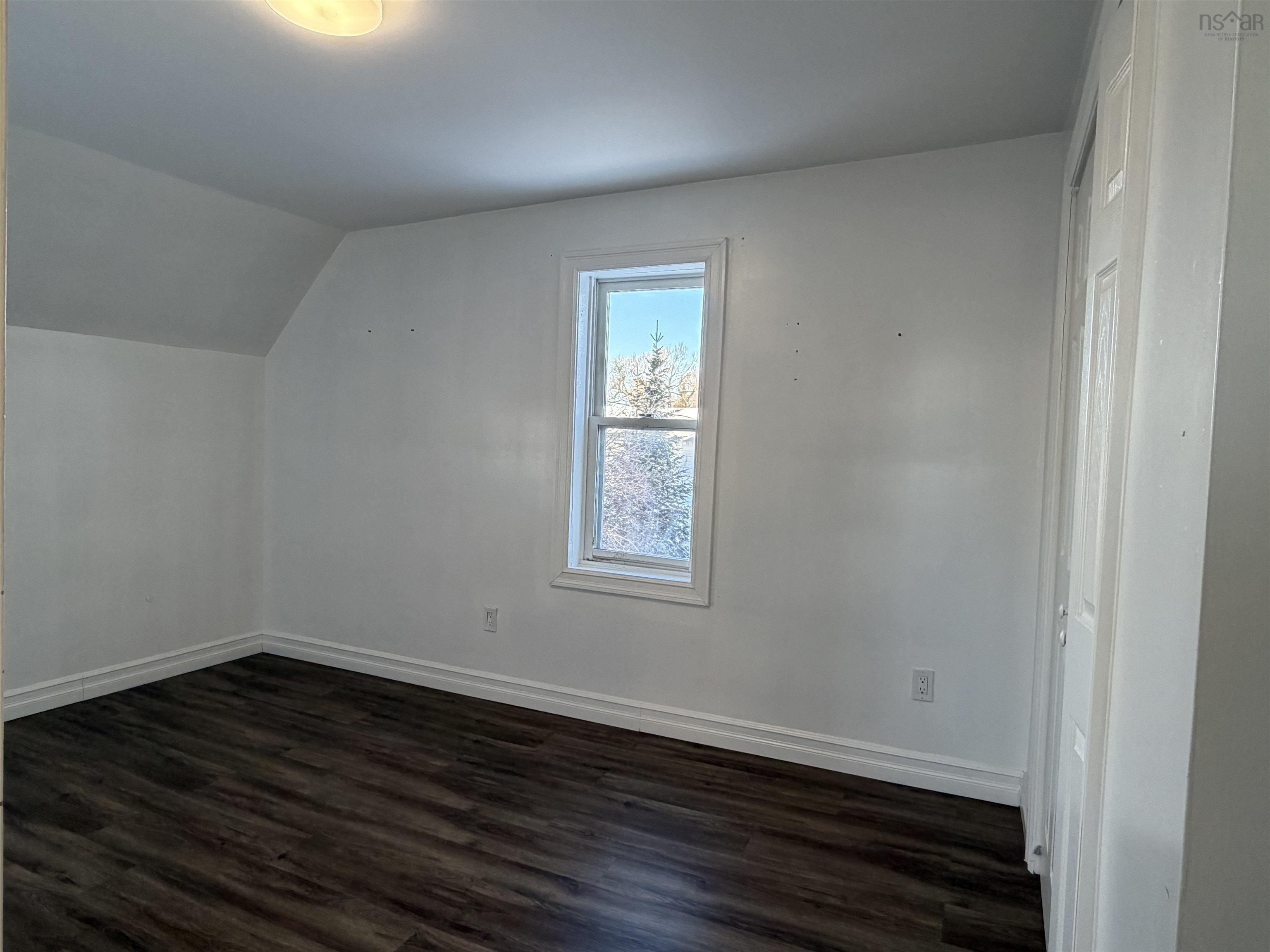 $154,900.00: 250 North Main Street, Trenton