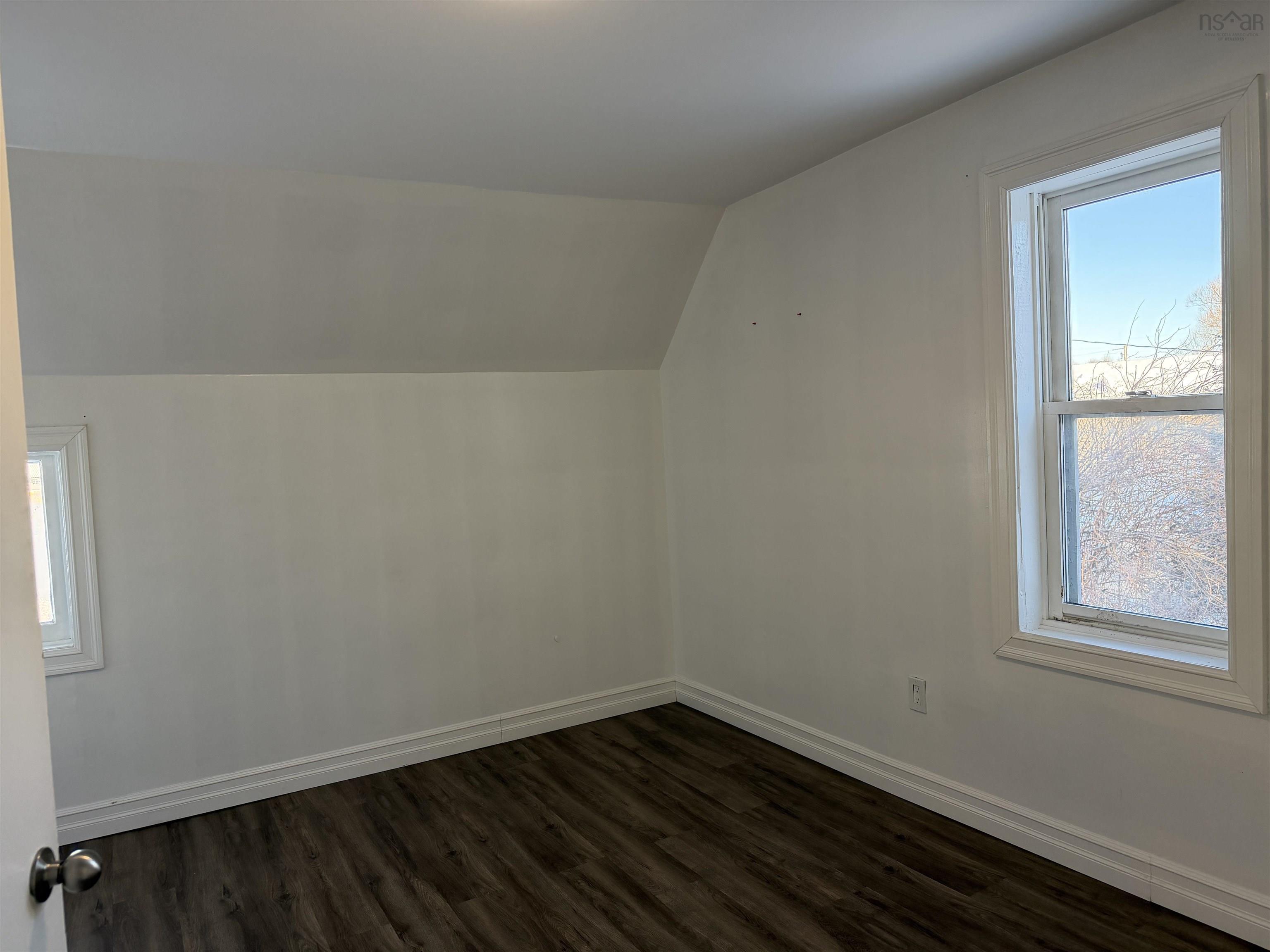 $154,900.00: 250 North Main Street, Trenton