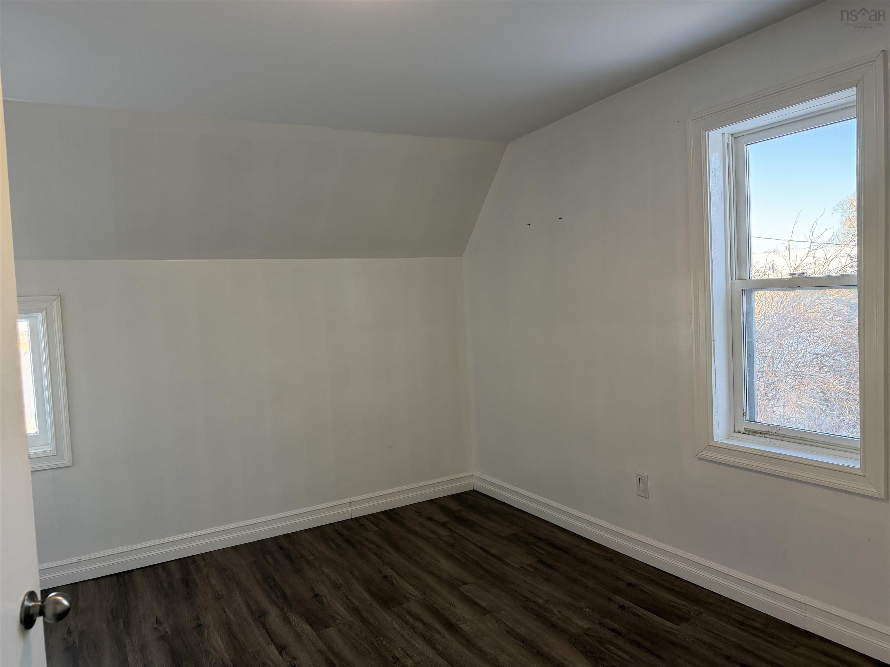 $154,900.00: 250 North Main Street, Trenton