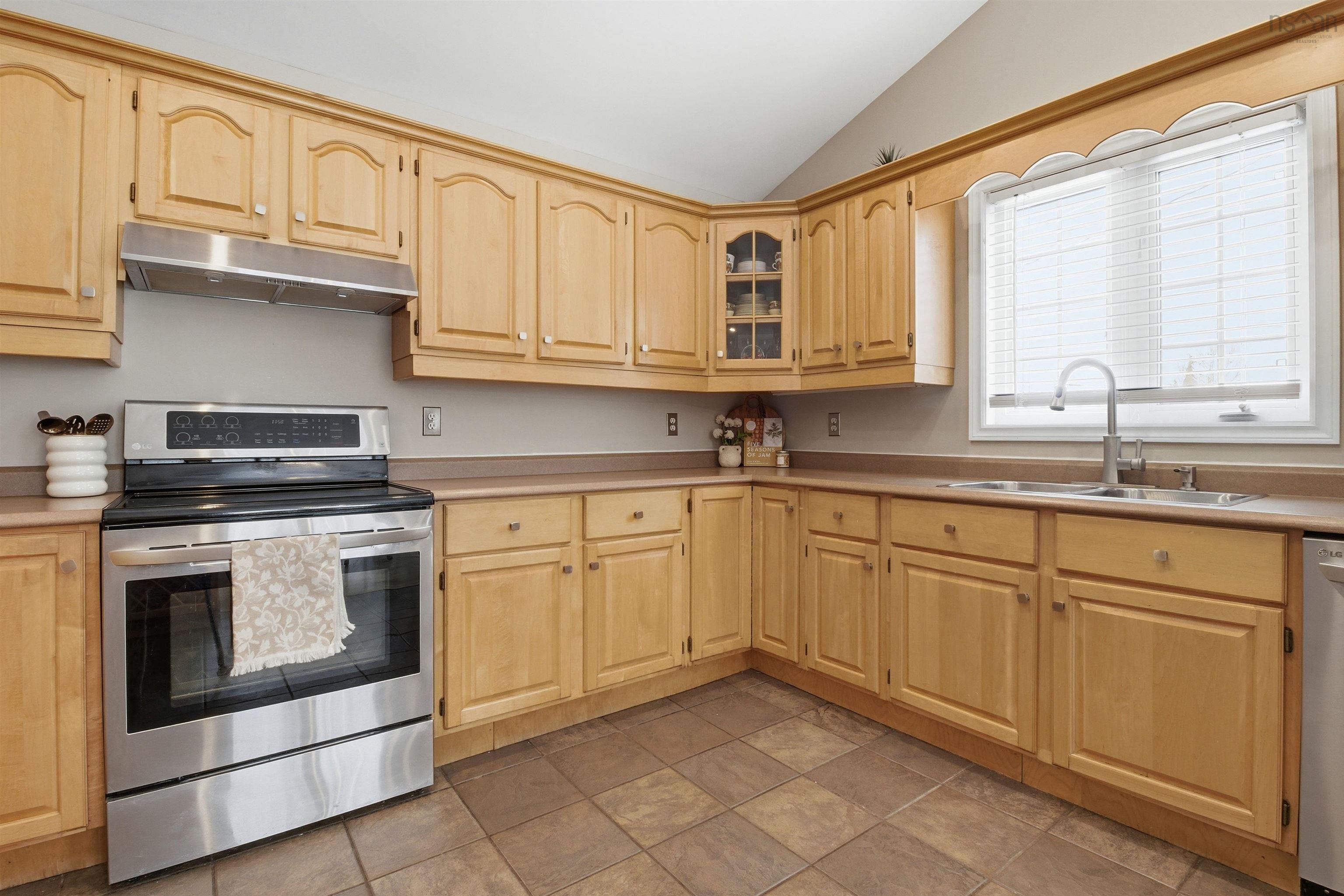 71 Longard Drive, Timberlea, NS (MLS 202602385)