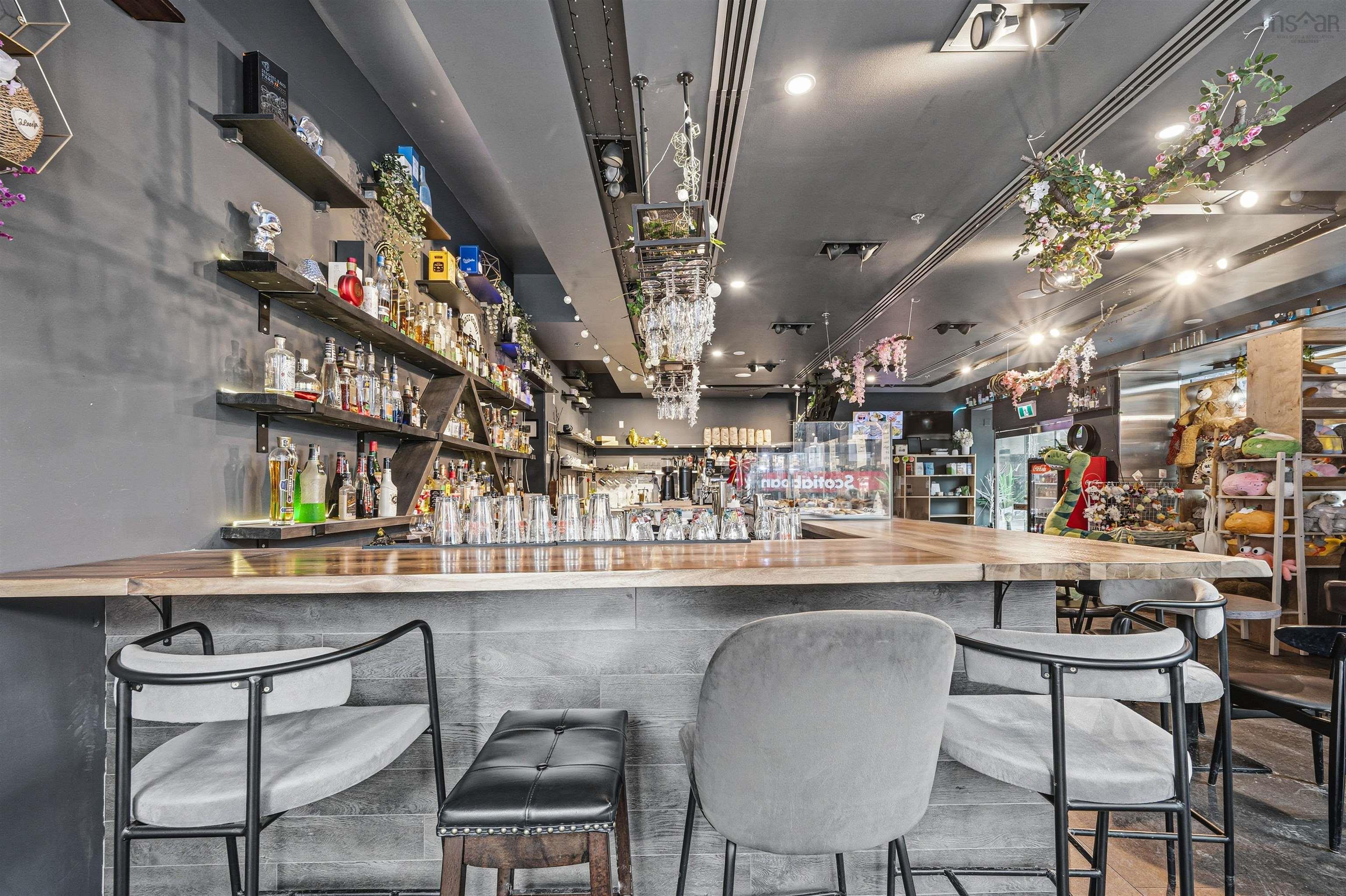 $170,000.00: 200 5657 SPRING GARDEN Road, Halifax Peninsula