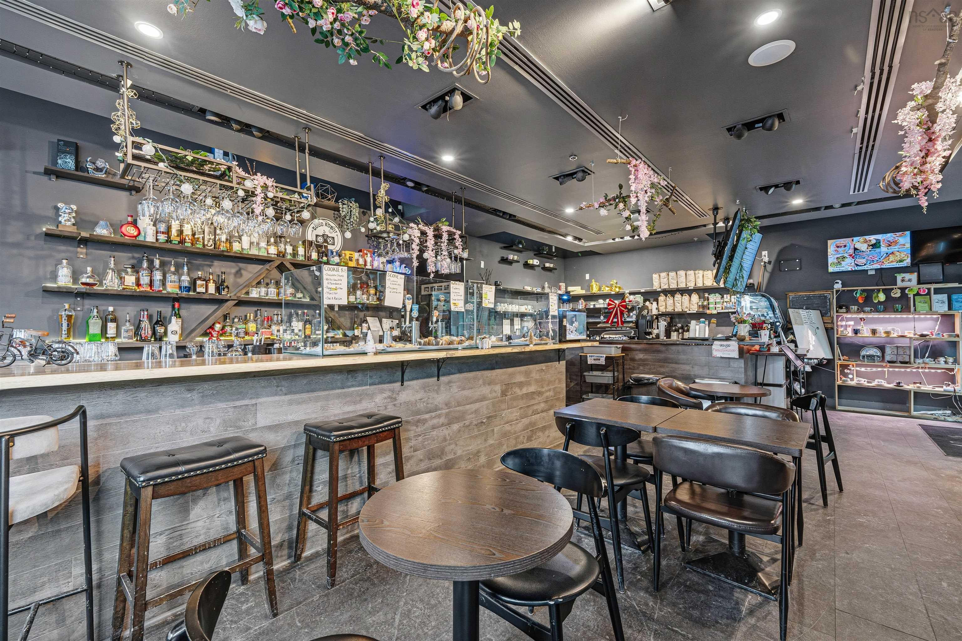 $170,000.00: 200 5657 SPRING GARDEN Road, Halifax Peninsula