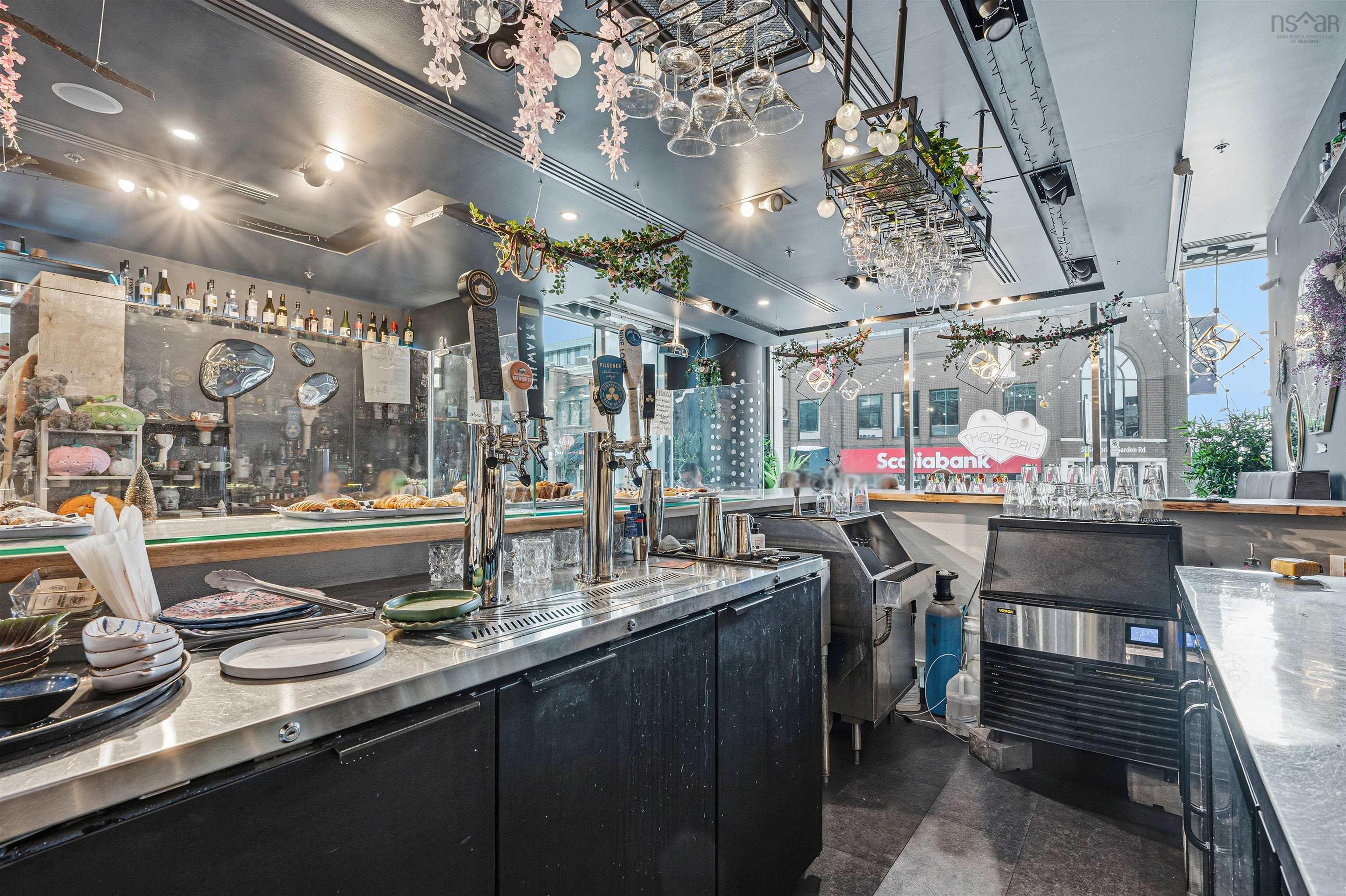 $170,000.00: 200 5657 SPRING GARDEN Road, Halifax Peninsula