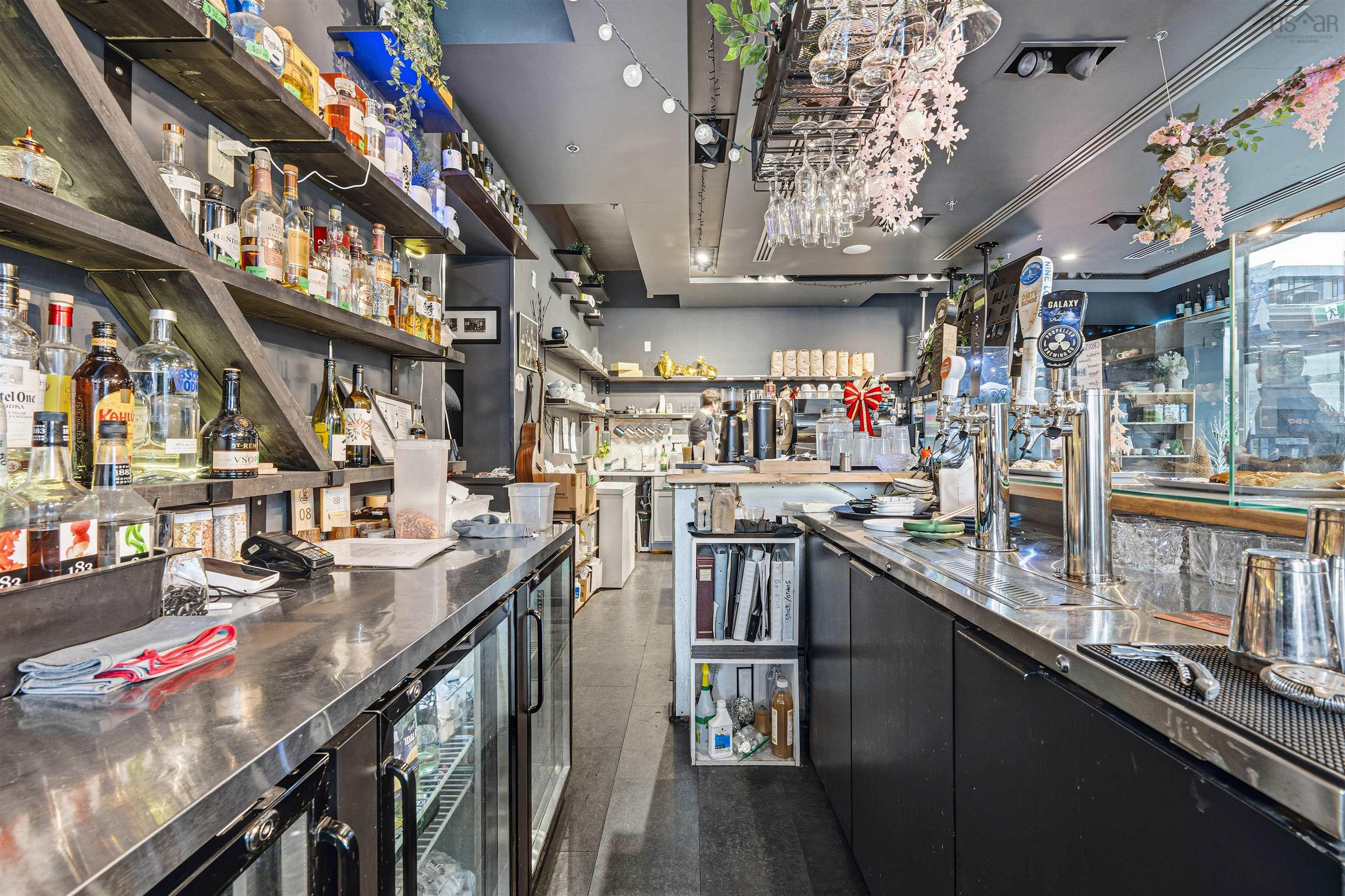 $170,000.00: 200 5657 SPRING GARDEN Road, Halifax Peninsula