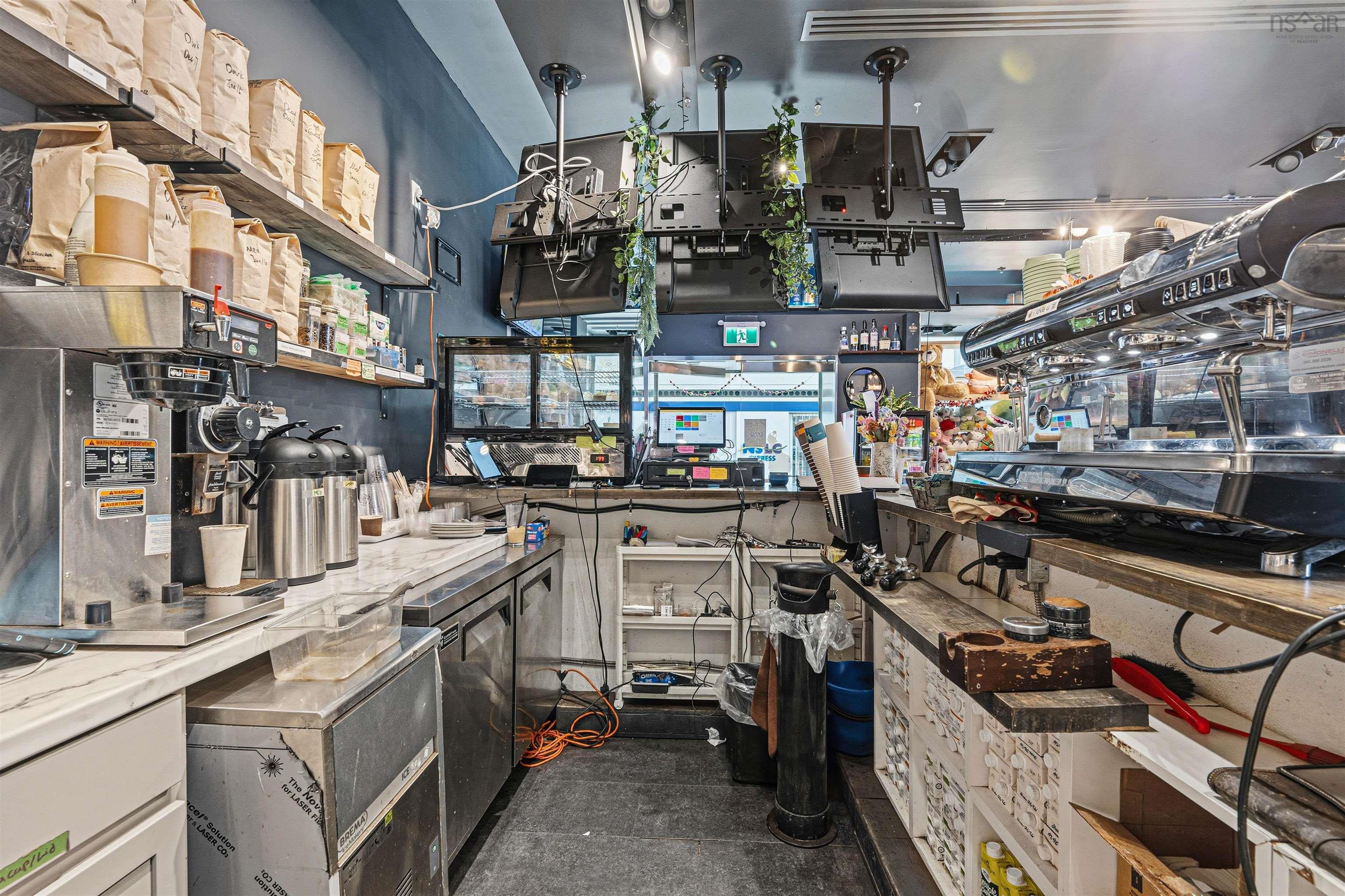 $170,000.00: 200 5657 SPRING GARDEN Road, Halifax Peninsula