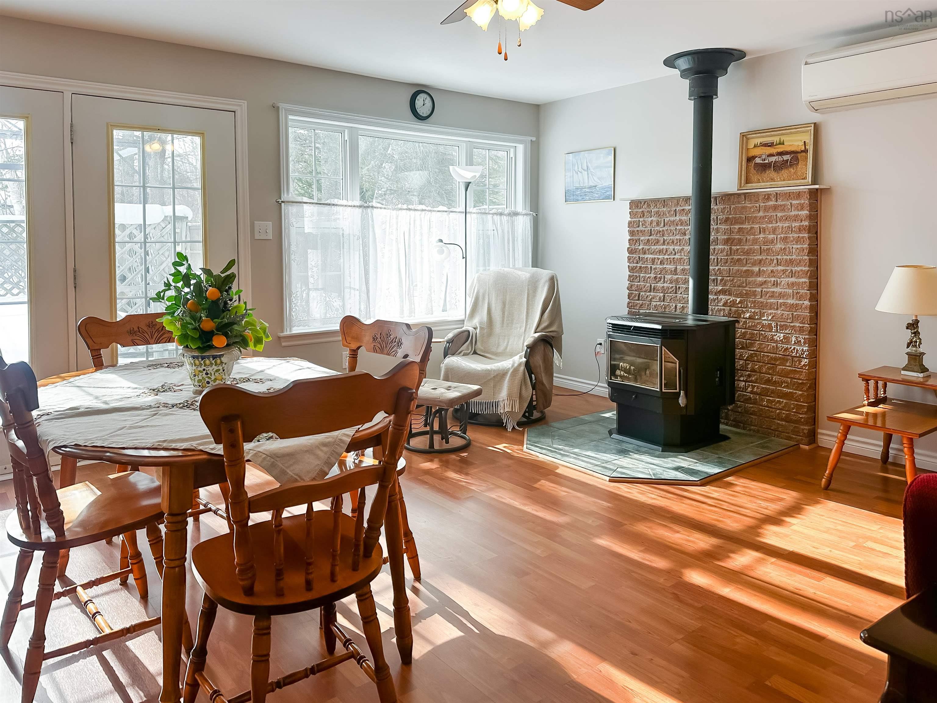 $445,000.00: 939 Parkside Drive, Centreville