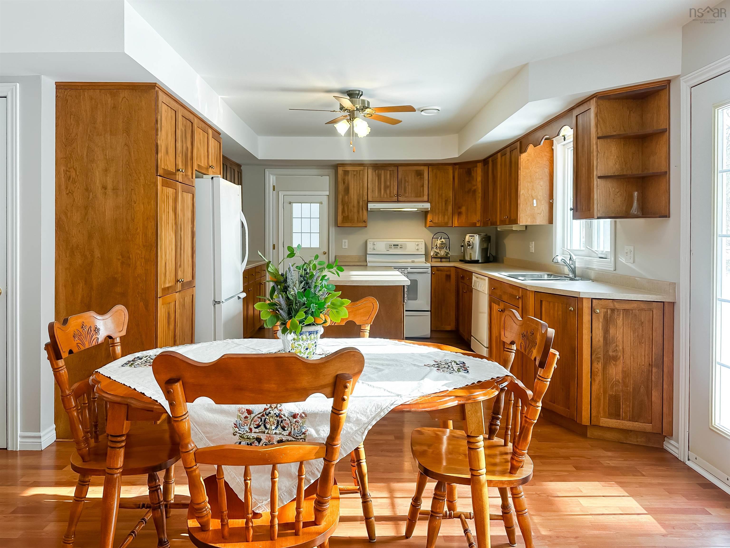 $445,000.00: 939 Parkside Drive, Centreville