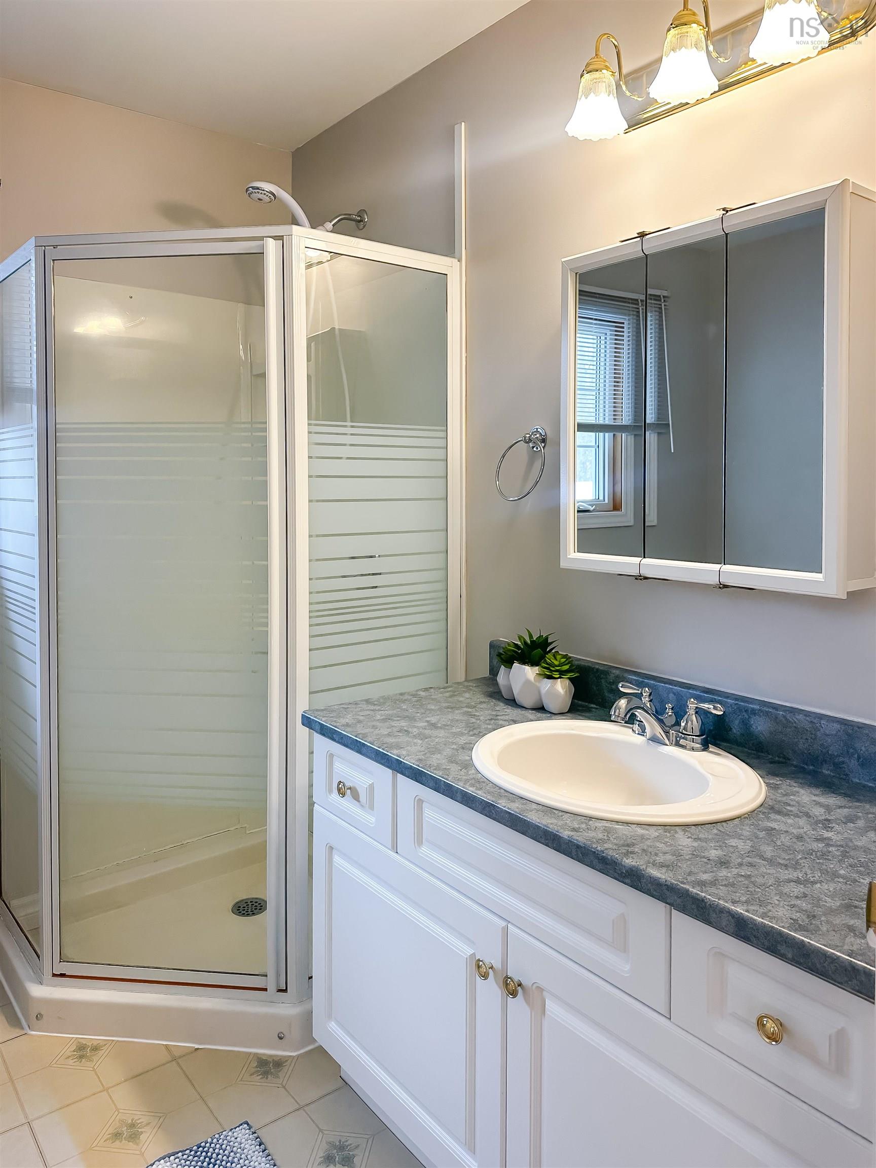 $445,000.00: 939 Parkside Drive, Centreville