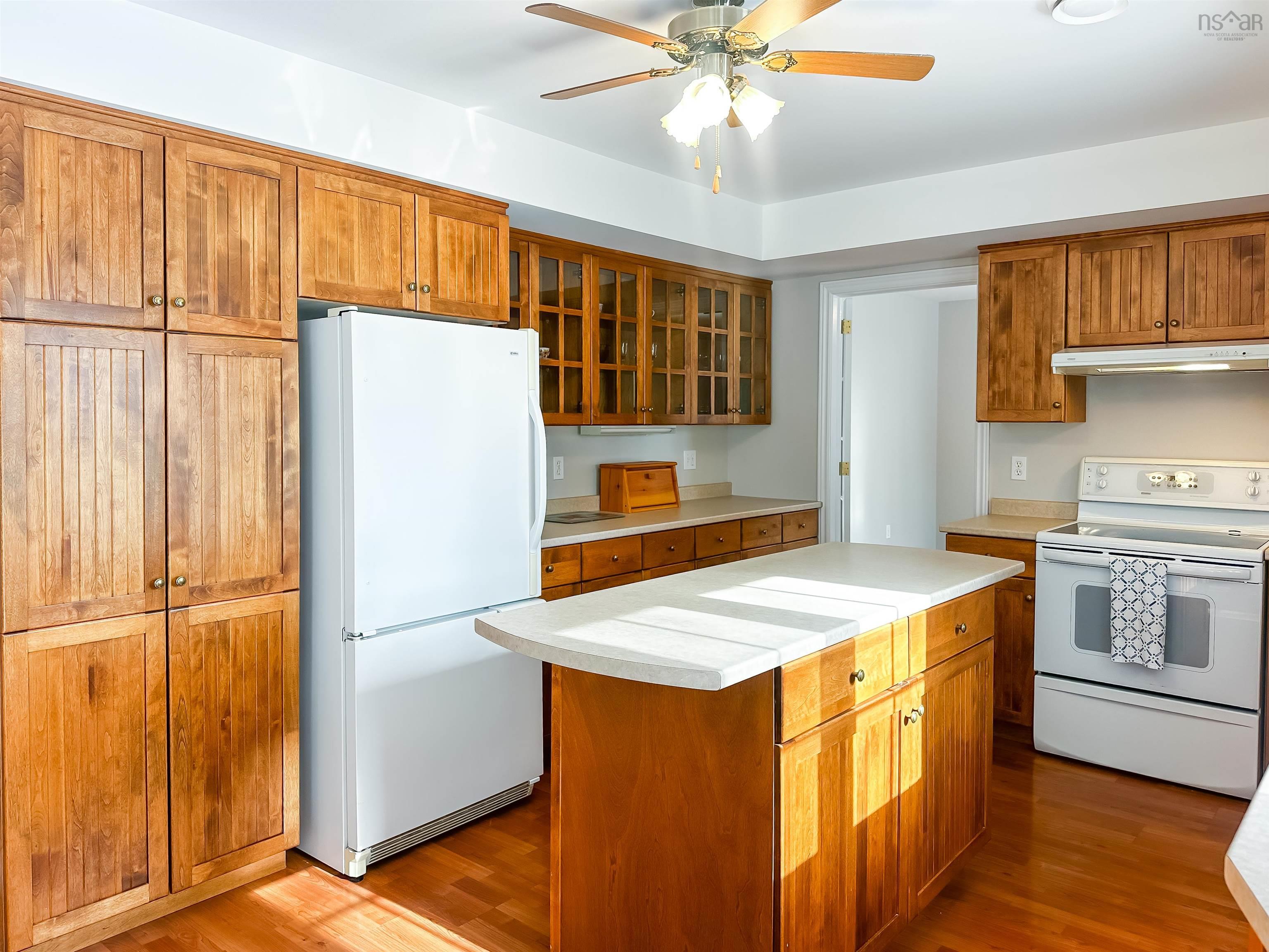 $445,000.00: 939 Parkside Drive, Centreville