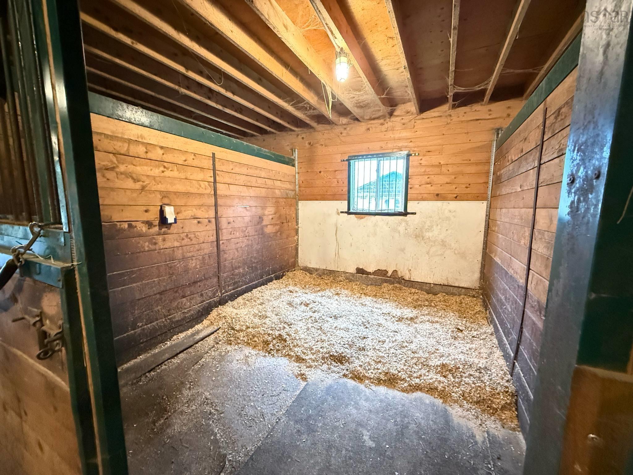 $1,250,000.00: 401 Highway 1, Mount Uniacke