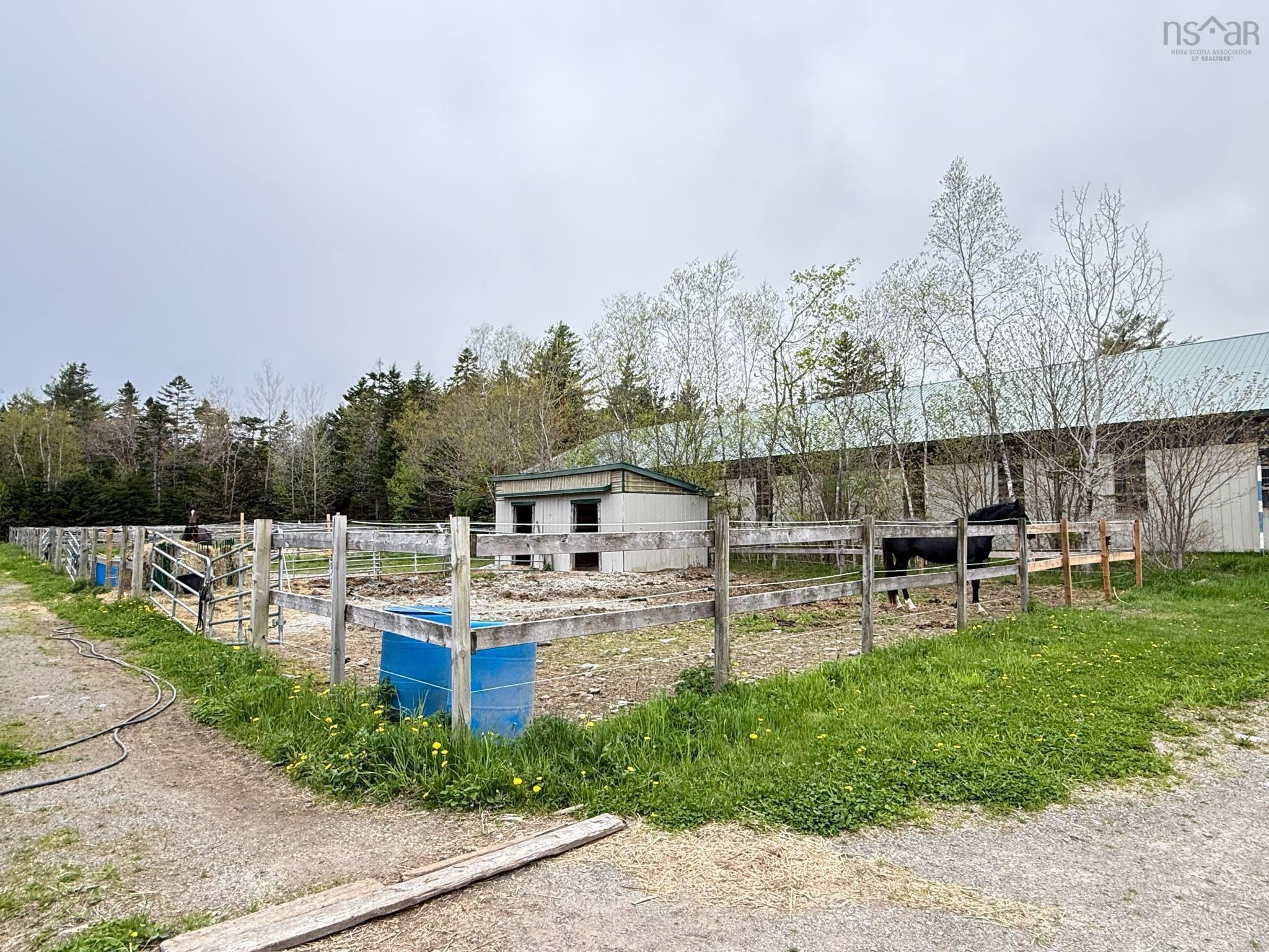 $1,250,000.00: 401 Highway 1, Mount Uniacke