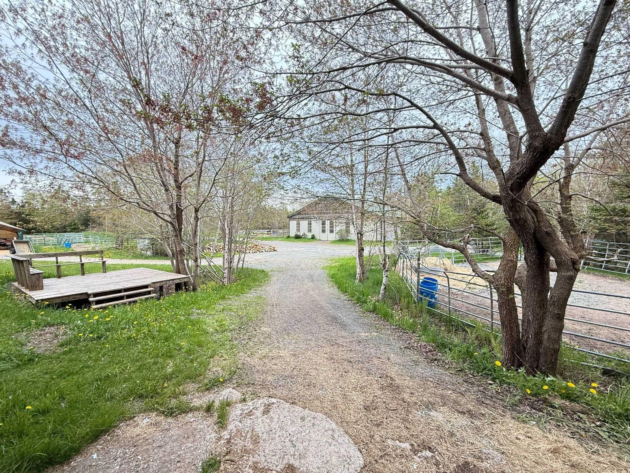 $1,250,000.00: 401 Highway 1, Mount Uniacke