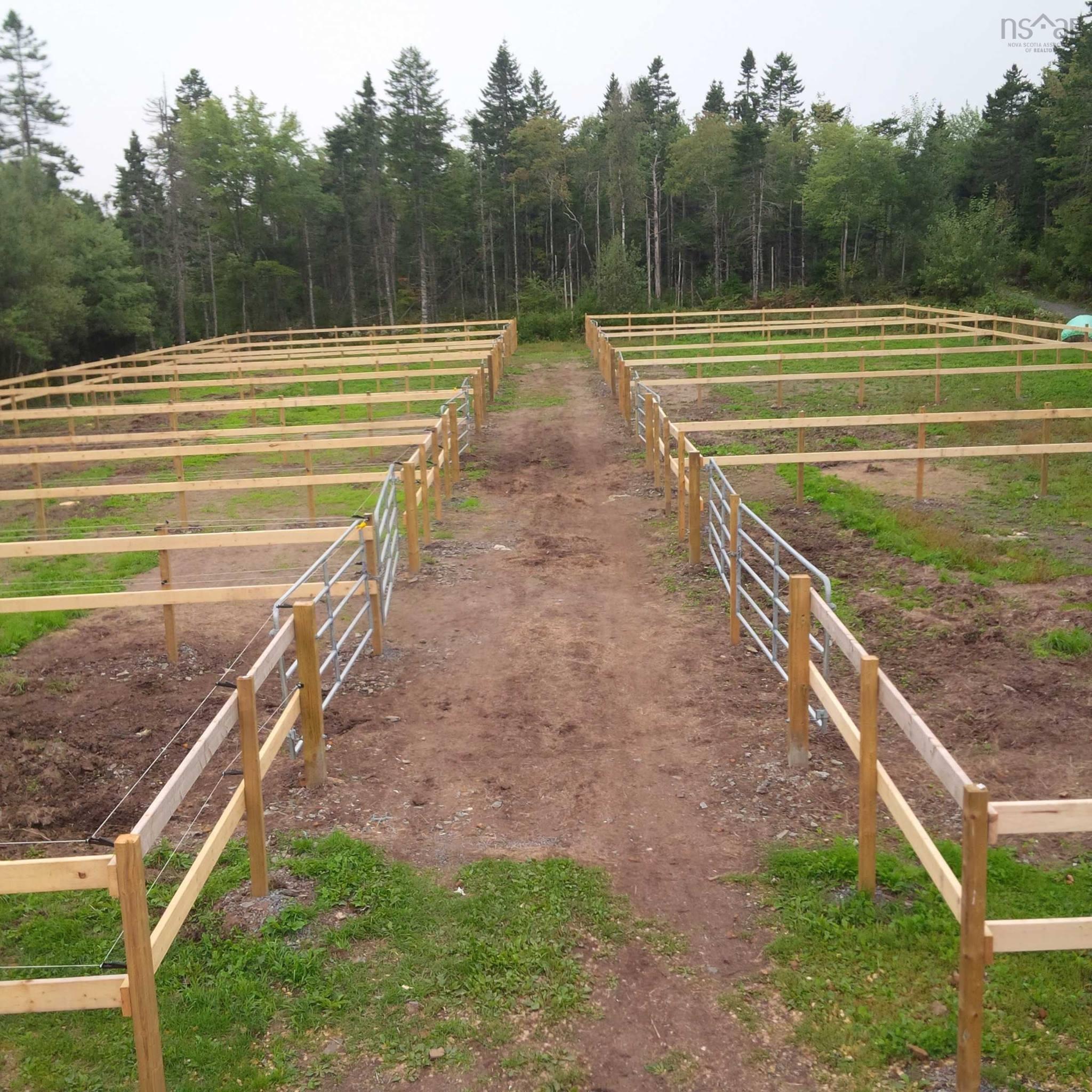 $1,250,000.00: 401 Highway 1, Mount Uniacke