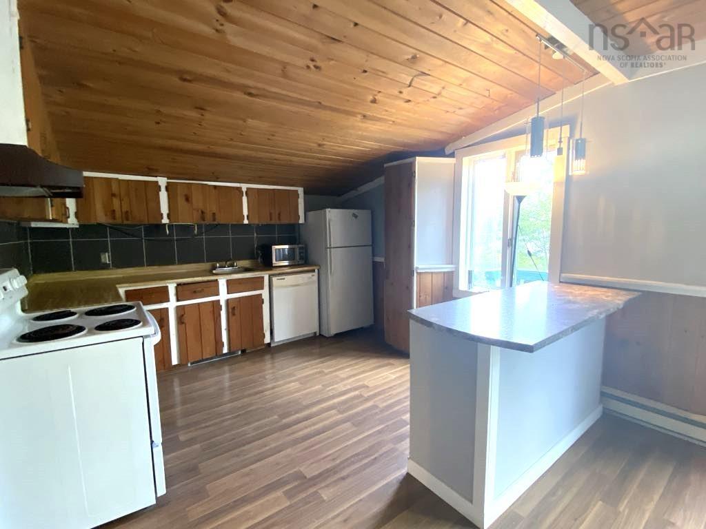 $1,250,000.00: 401 Highway 1, Mount Uniacke