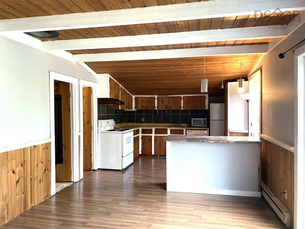 $1,250,000.00: 401 Highway 1, Mount Uniacke