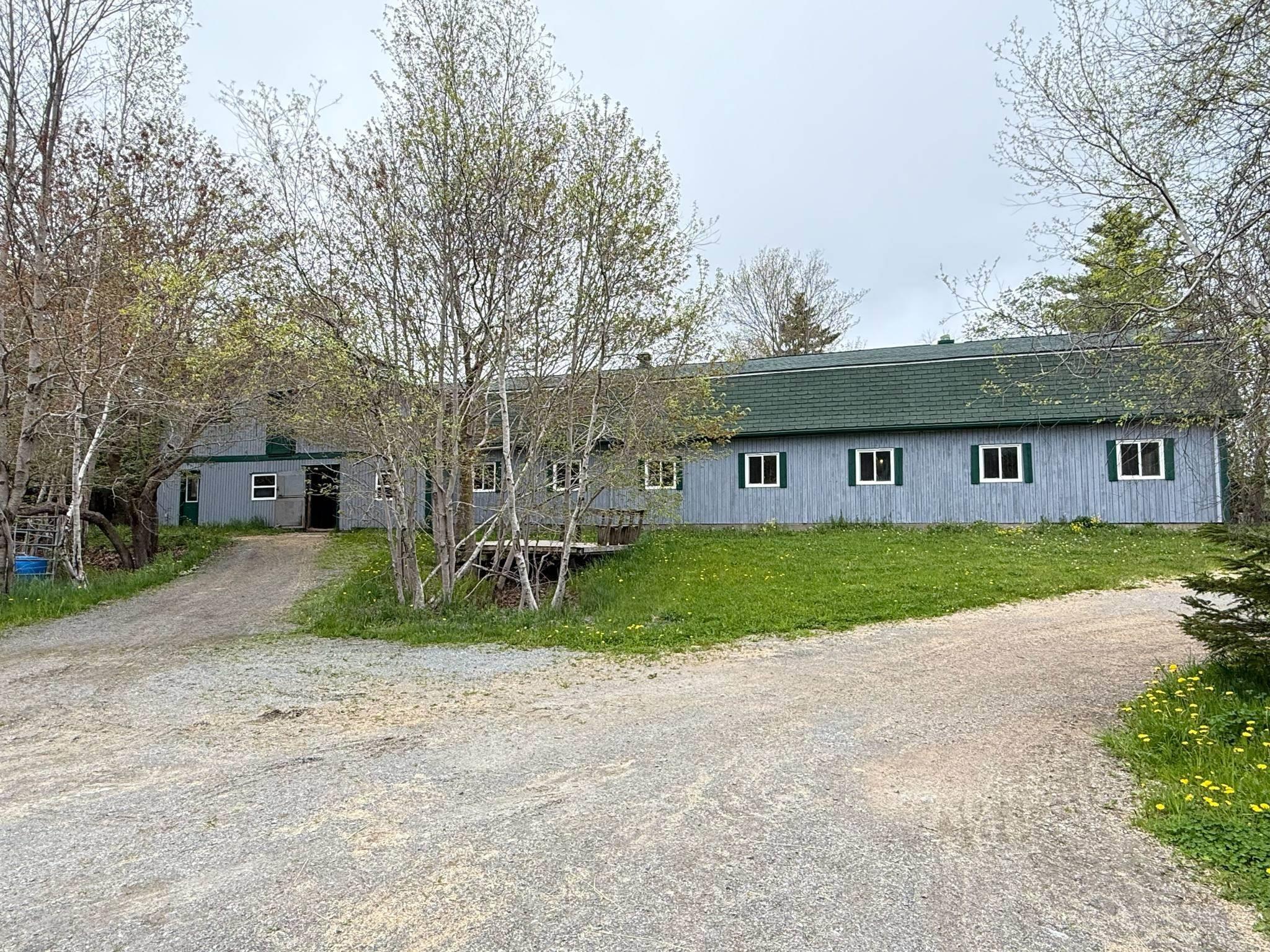 $1,250,000.00: 401 Highway 1, Mount Uniacke