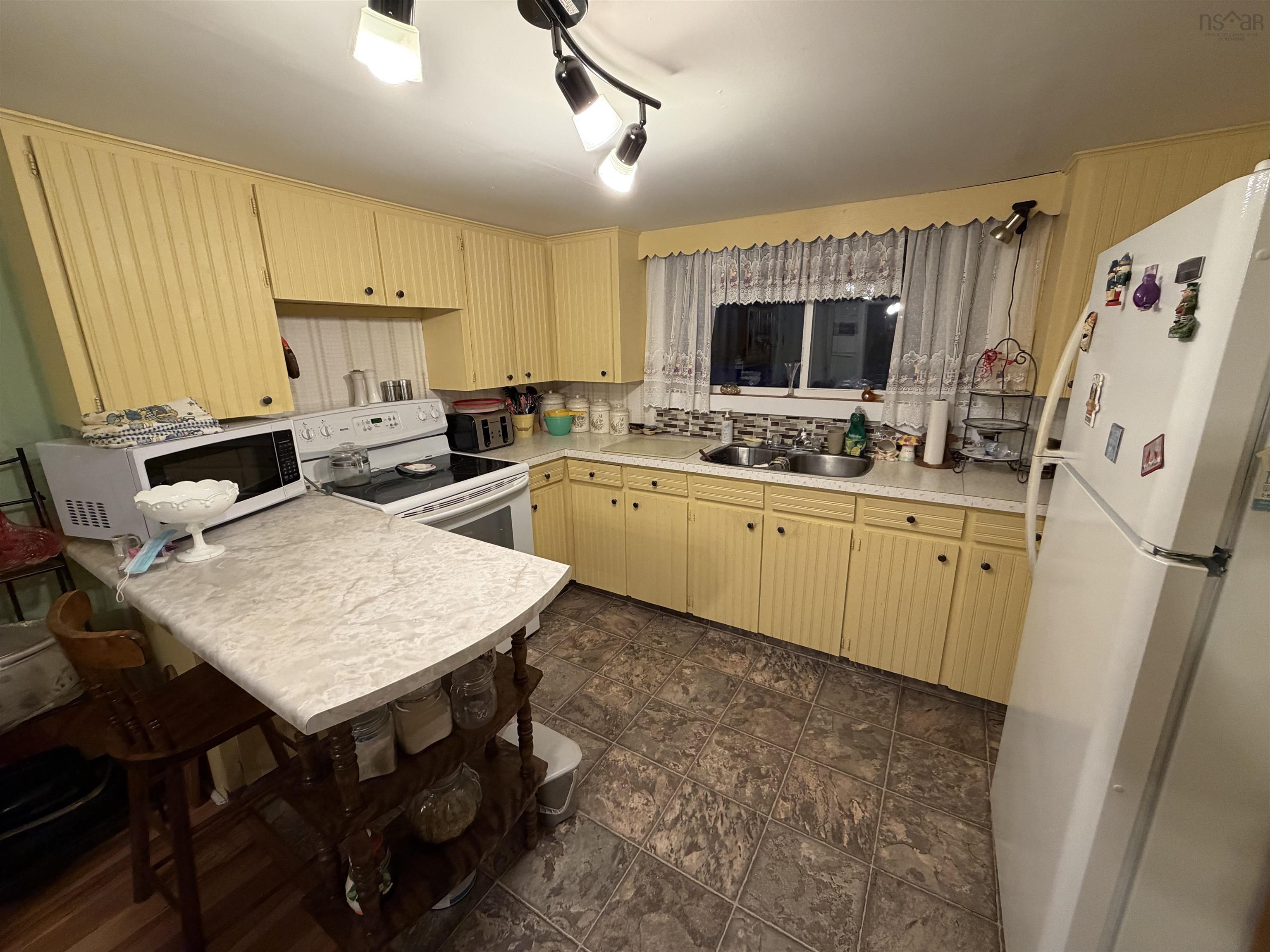 $264,900.00: 1109 Highway 236, South Maitland