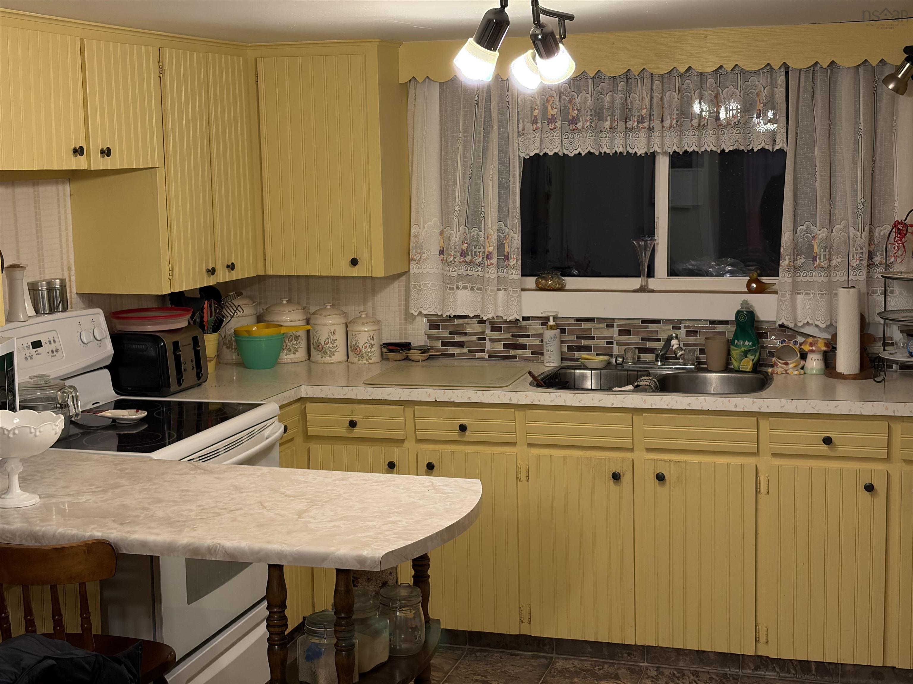 $264,900.00: 1109 Highway 236, South Maitland