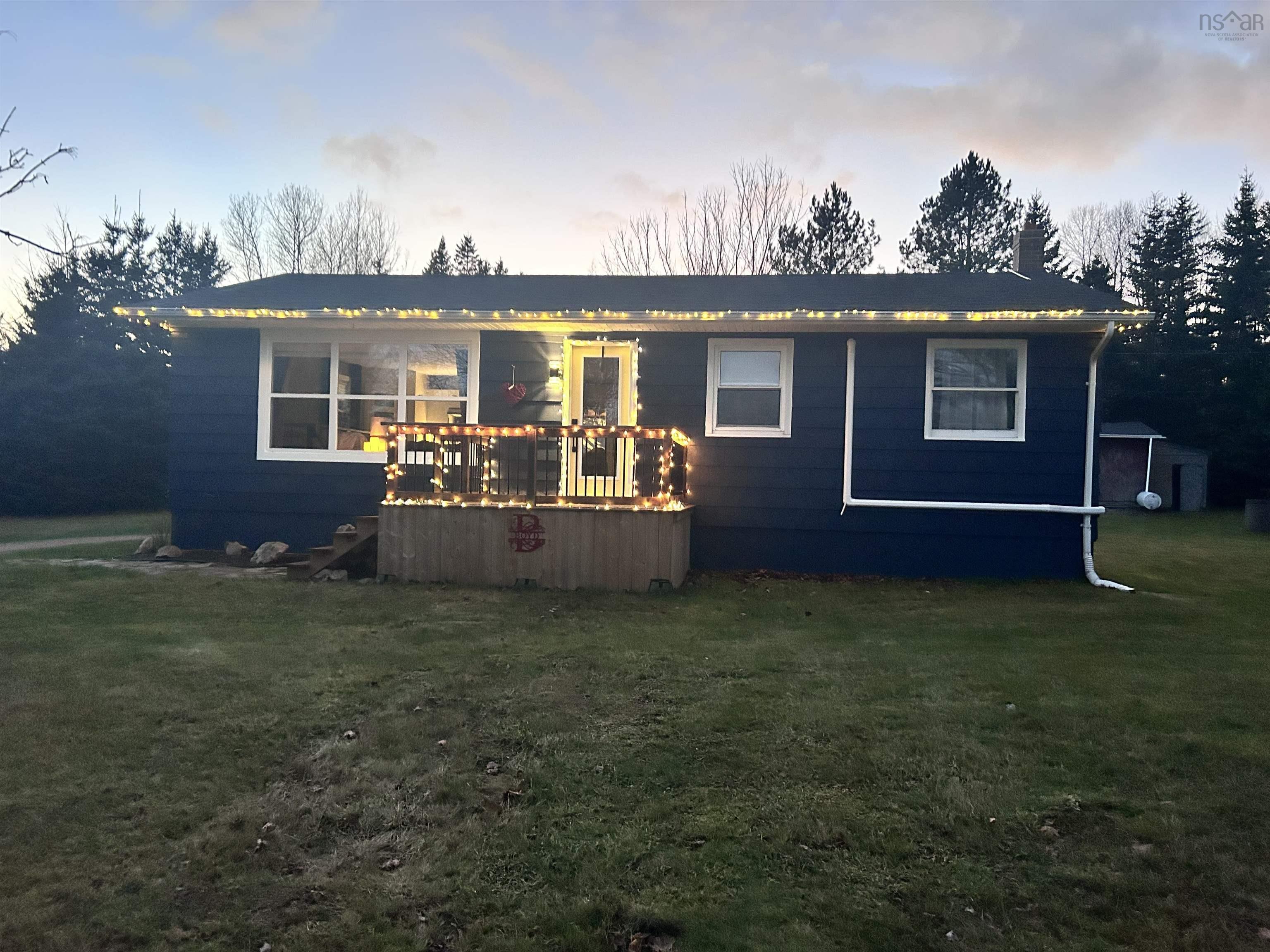 $320,000.00: 4057 105 Highway, Glendale