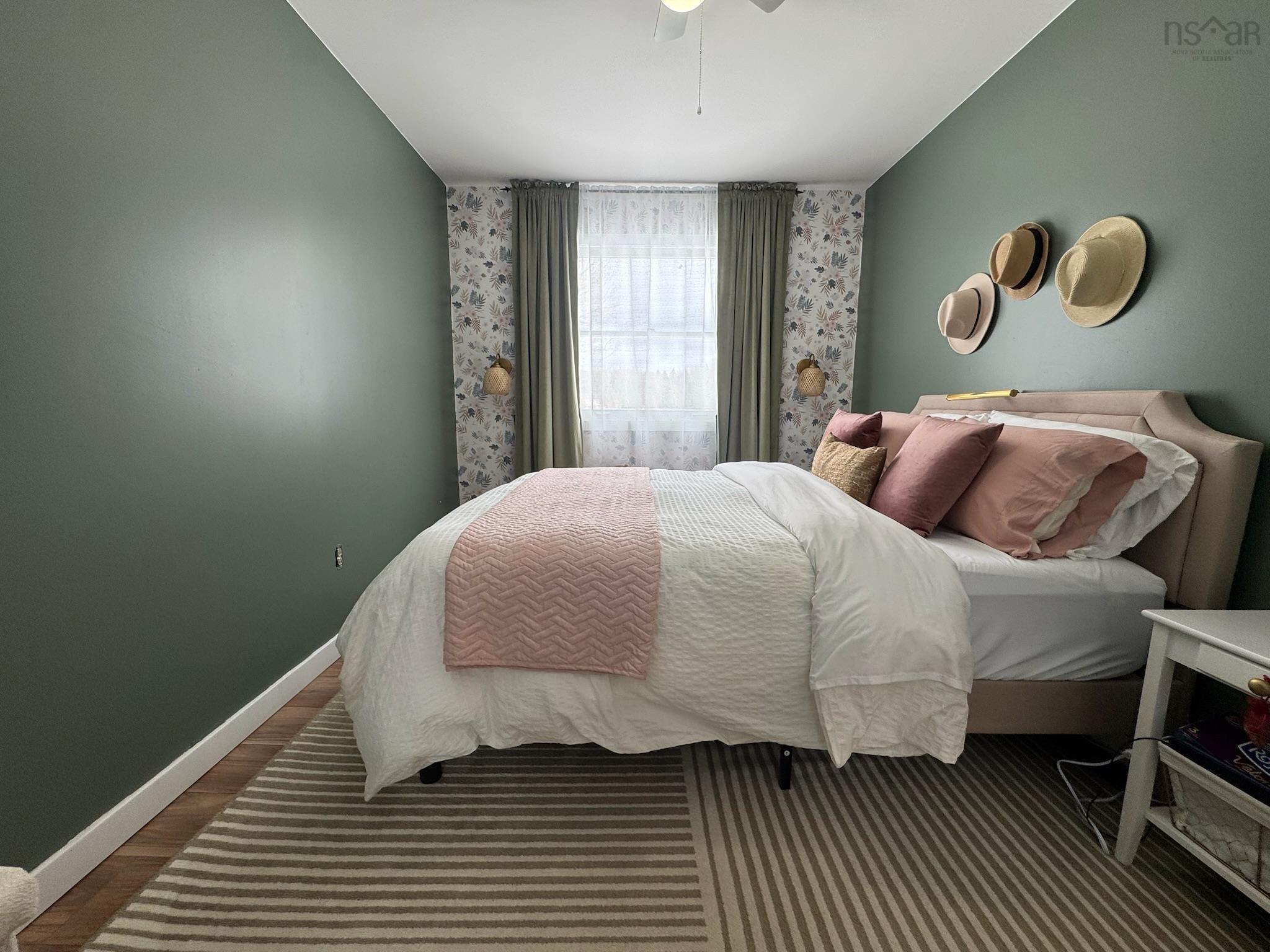 $320,000.00: 4057 105 Highway, Glendale