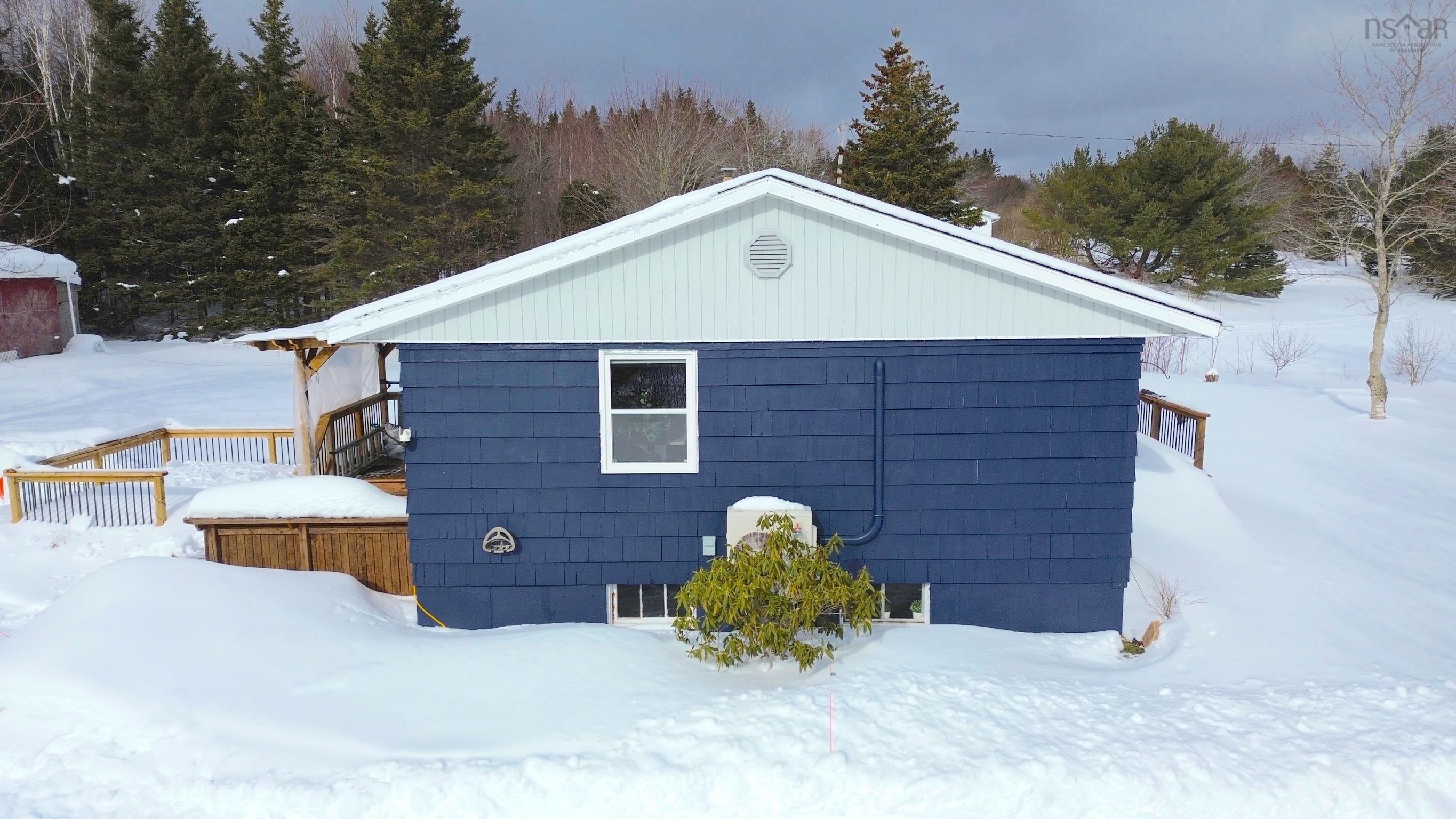 $320,000.00: 4057 105 Highway, Glendale