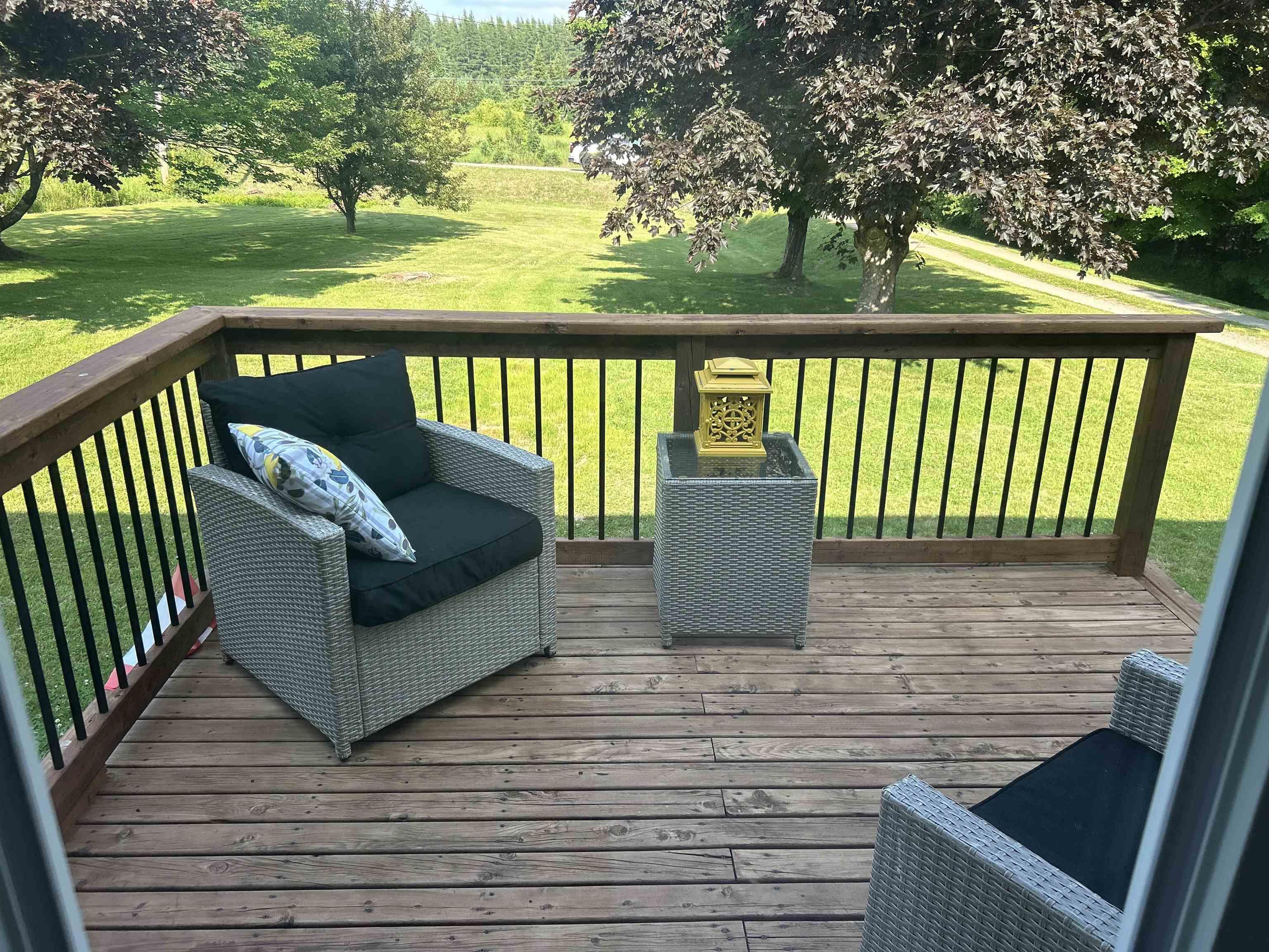 $320,000.00: 4057 105 Highway, Glendale