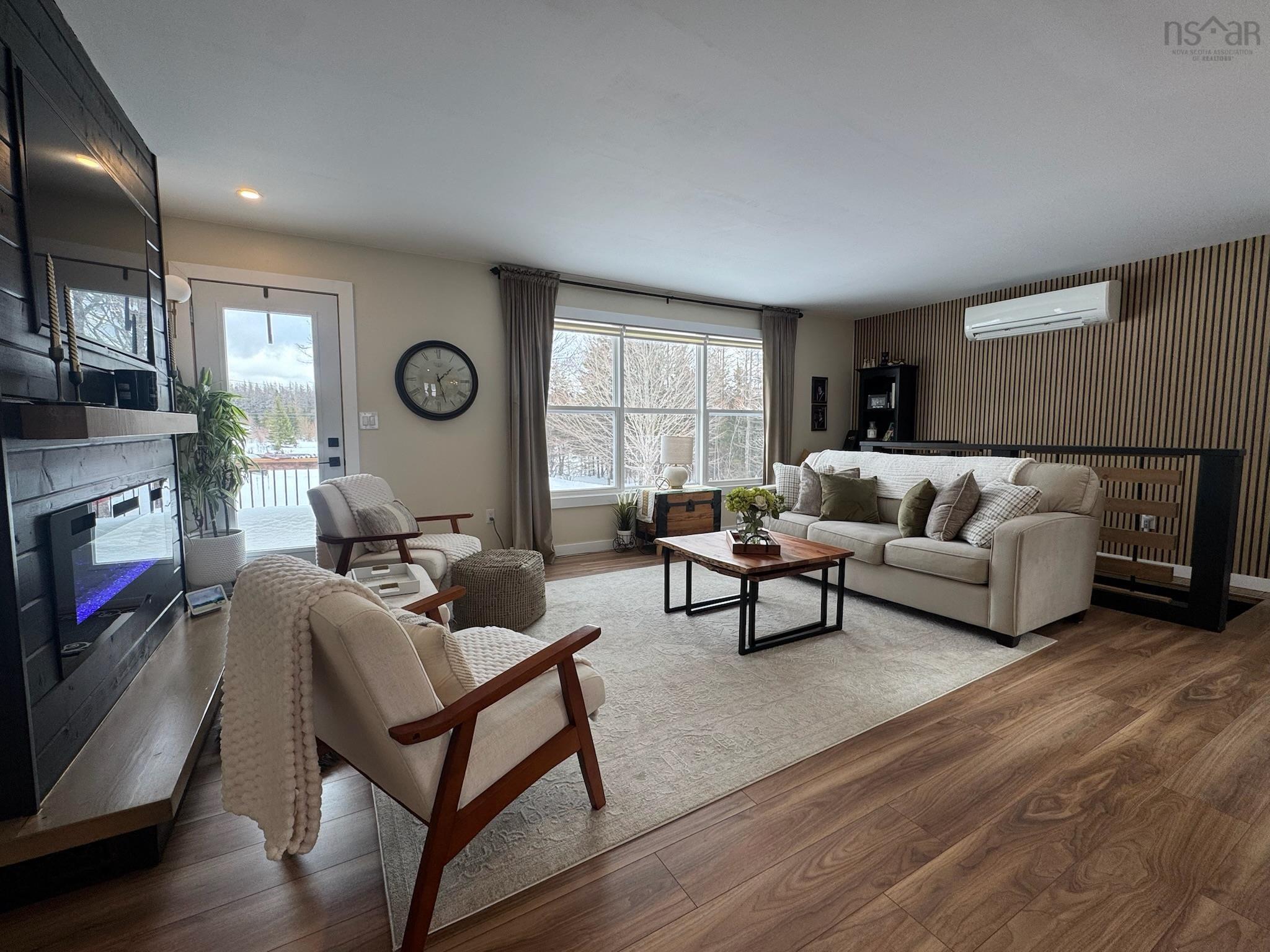 $320,000.00: 4057 105 Highway, Glendale