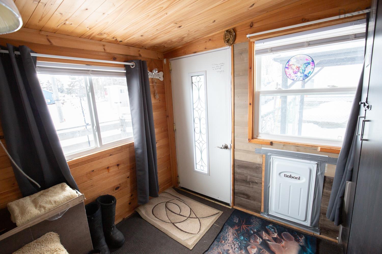 $499,000.00: 402 SMITH POINT Road, Fox Harbour